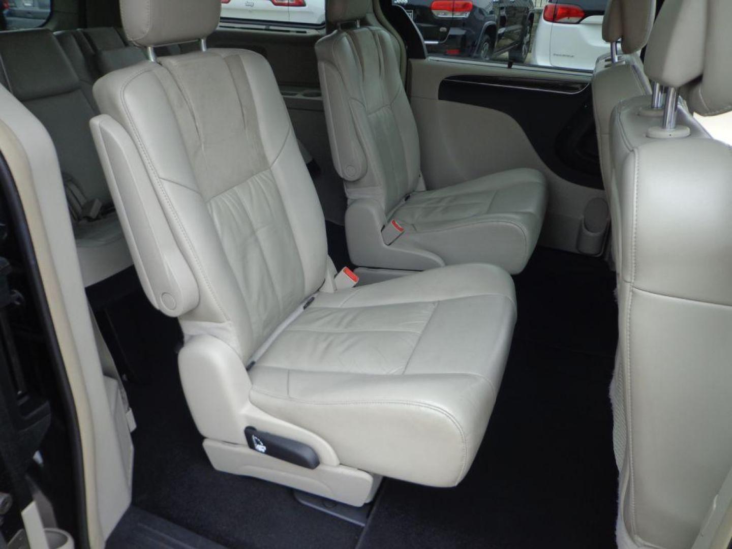 2015 BLACK CHRYSLER TOWN and COUNTRY LIMITED PLATINUM (2C4RC1GG3FR) with an 3.6L engine, Automatic transmission, located at 6610 L St., Omaha, NE, 68117, (402) 731-7800, 41.212872, -96.014702 - 2- OWNER, CLEAN CARFAX, LOW MILEAGE, LOADED WITH DUAL SCREEN REAR ENTERTAINMENT, SUNROOF, NAV, BACKUP CAM AND NEWER TIRES. *****We have found that most customers do the majority of their shopping online before visiting a dealership. For this reason we feel it necessary to have a competitive pr - Photo#19