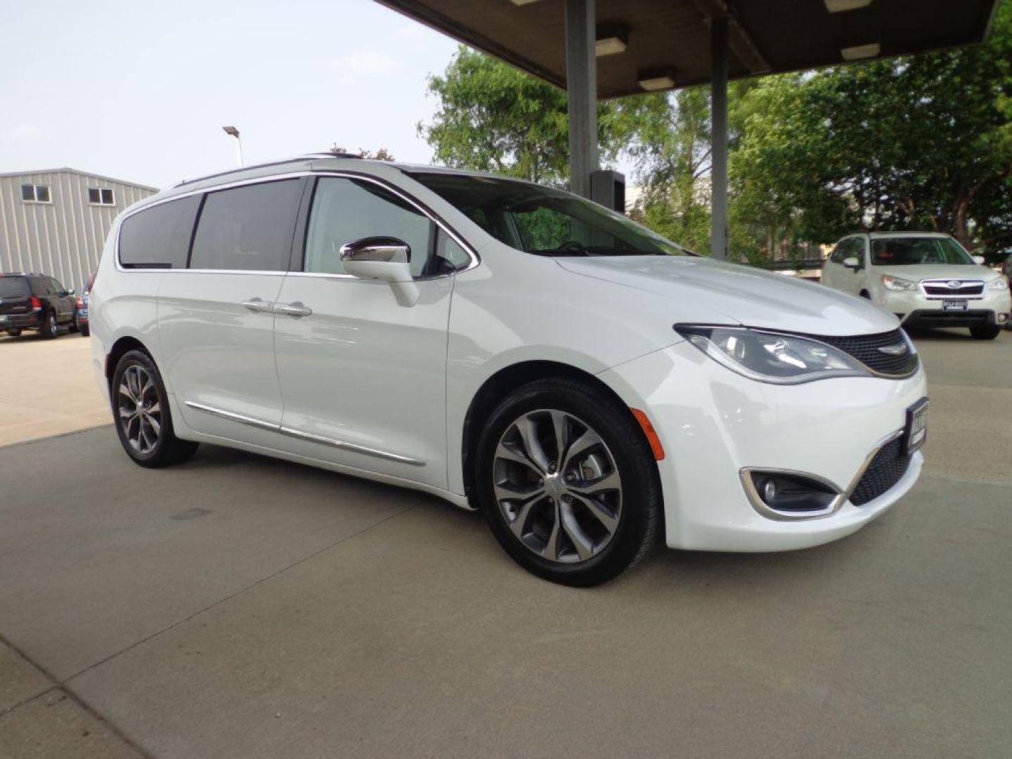 2017 WHITE CHRYSLER PACIFICA LIMITED (2C4RC1GG4HR) with an 3.6L engine, Automatic transmission, located at 6610 L St., Omaha, NE, 68117, (402) 731-7800, 41.212872, -96.014702 - 1-OWNER, CLEAN CARFAX, LOW MILEAGE, PANORAMIC ROOF, REAR ENTERTAINMENT, PREMIUM AUDIO, BLIND SPOT, PARK SENCE, COOLED FRONT SEATS, NEWER TIRES AND MUCH MORE! *****We have found that most customers do the majority of their shopping online before visiting a dealership. For this reason we feel it - Photo#2