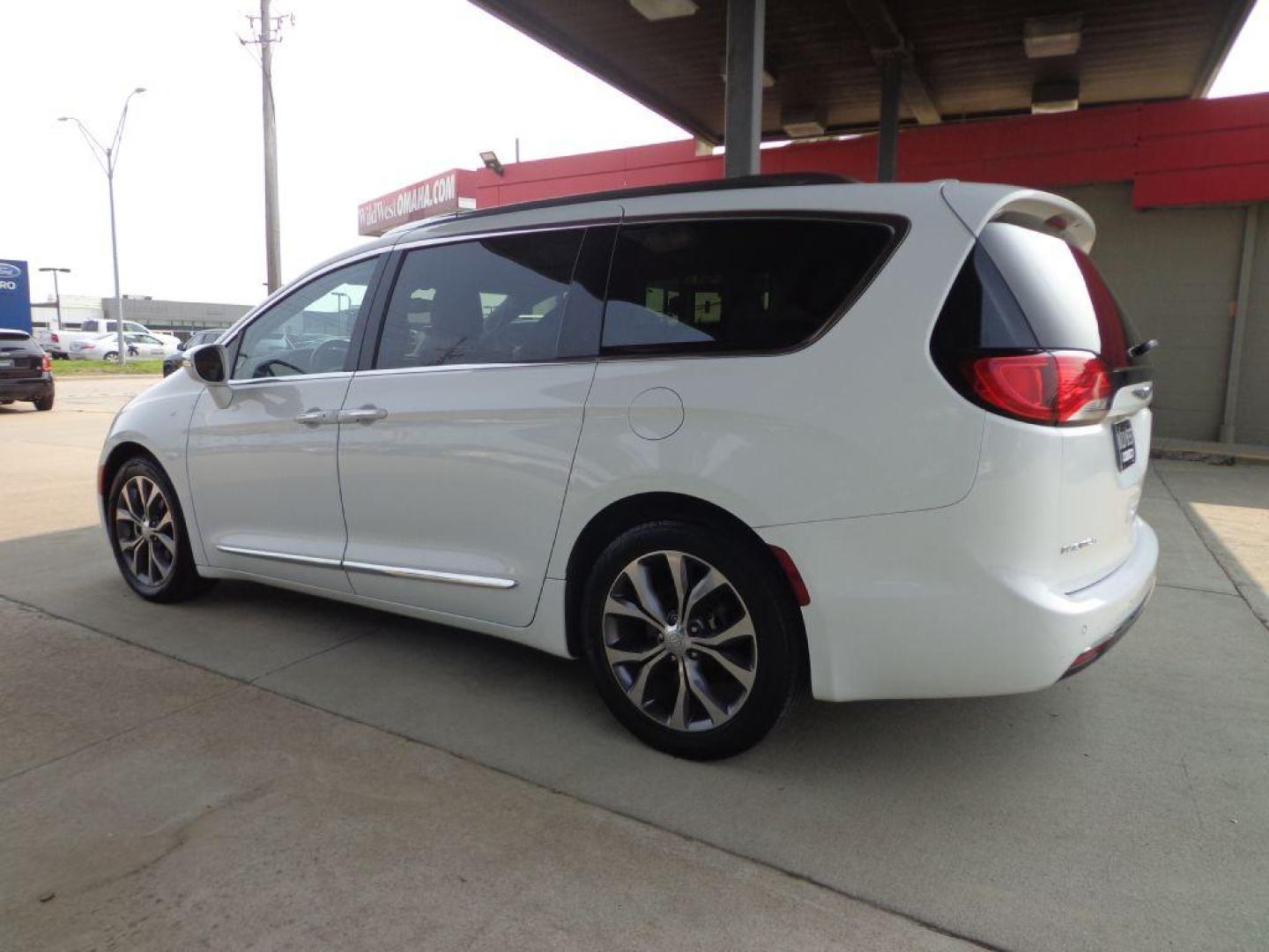 2017 WHITE CHRYSLER PACIFICA LIMITED (2C4RC1GG4HR) with an 3.6L engine, Automatic transmission, located at 6610 L St., Omaha, NE, 68117, (402) 731-7800, 41.212872, -96.014702 - 1-OWNER, CLEAN CARFAX, LOW MILEAGE, PANORAMIC ROOF, REAR ENTERTAINMENT, PREMIUM AUDIO, BLIND SPOT, PARK SENCE, COOLED FRONT SEATS, NEWER TIRES AND MUCH MORE! *****We have found that most customers do the majority of their shopping online before visiting a dealership. For this reason we feel it - Photo#5