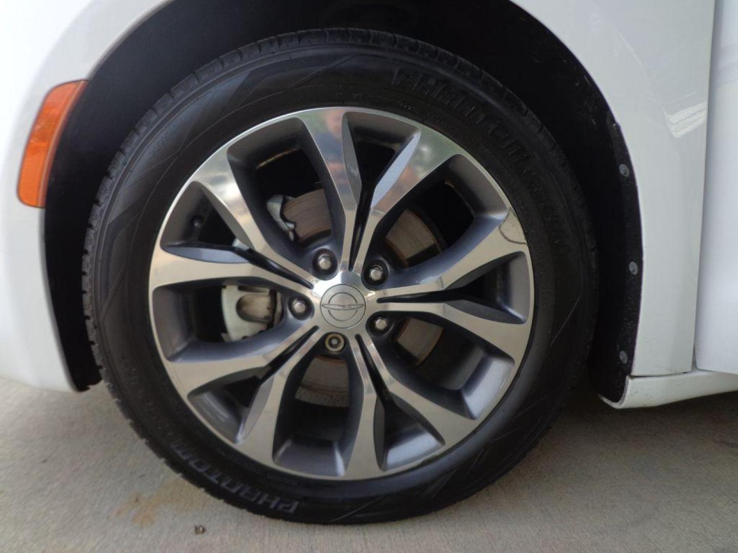 2017 WHITE CHRYSLER PACIFICA LIMITED (2C4RC1GG4HR) with an 3.6L engine, Automatic transmission, located at 6610 L St., Omaha, NE, 68117, (402) 731-7800, 41.212872, -96.014702 - 1-OWNER, CLEAN CARFAX, LOW MILEAGE, PANORAMIC ROOF, REAR ENTERTAINMENT, PREMIUM AUDIO, BLIND SPOT, PARK SENCE, COOLED FRONT SEATS, NEWER TIRES AND MUCH MORE! *****We have found that most customers do the majority of their shopping online before visiting a dealership. For this reason we feel it - Photo#7