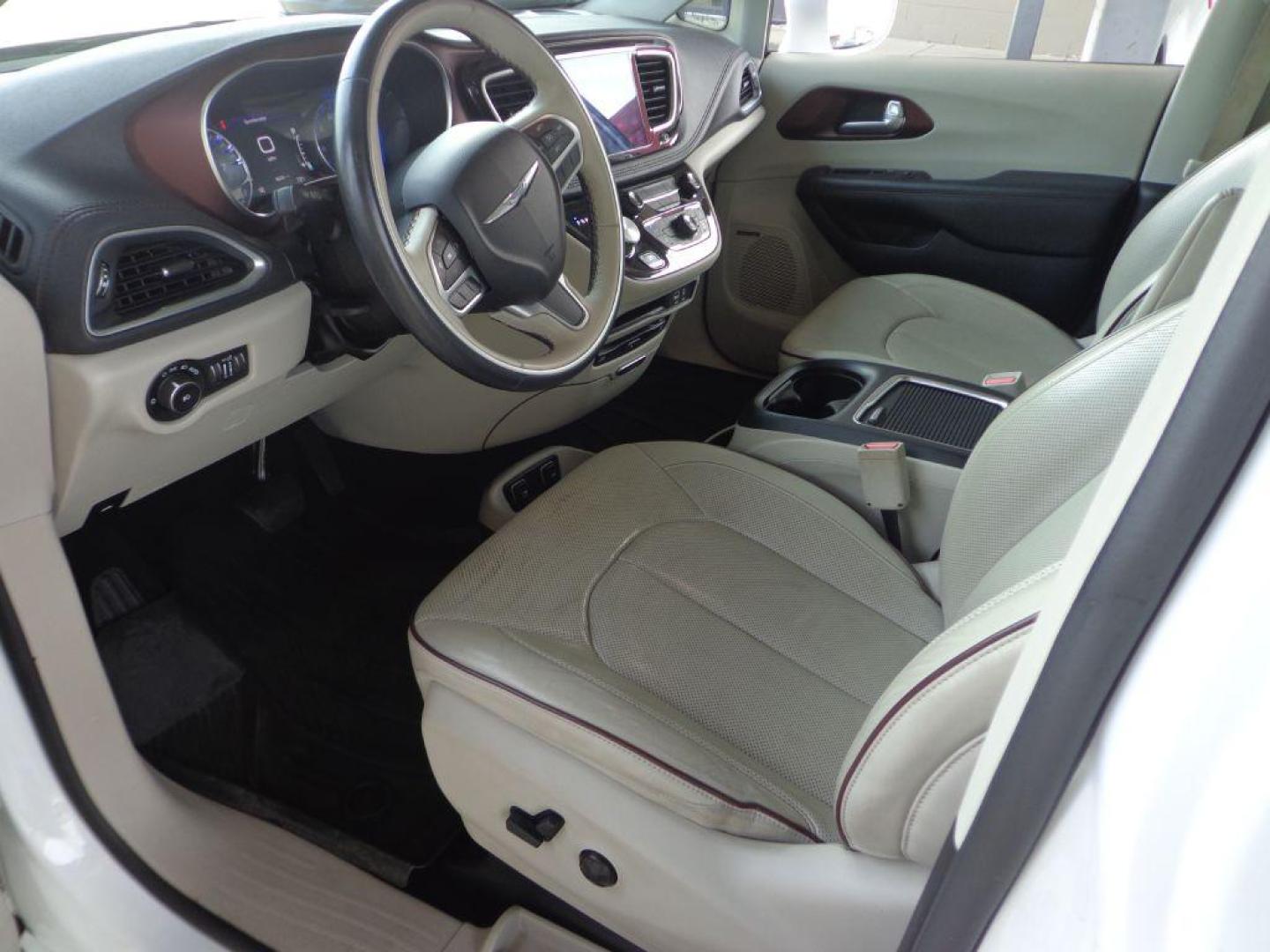 2017 WHITE CHRYSLER PACIFICA LIMITED (2C4RC1GG4HR) with an 3.6L engine, Automatic transmission, located at 6610 L St., Omaha, NE, 68117, (402) 731-7800, 41.212872, -96.014702 - 1-OWNER, CLEAN CARFAX, LOW MILEAGE, PANORAMIC ROOF, REAR ENTERTAINMENT, PREMIUM AUDIO, BLIND SPOT, PARK SENCE, COOLED FRONT SEATS, NEWER TIRES AND MUCH MORE! *****We have found that most customers do the majority of their shopping online before visiting a dealership. For this reason we feel it - Photo#14