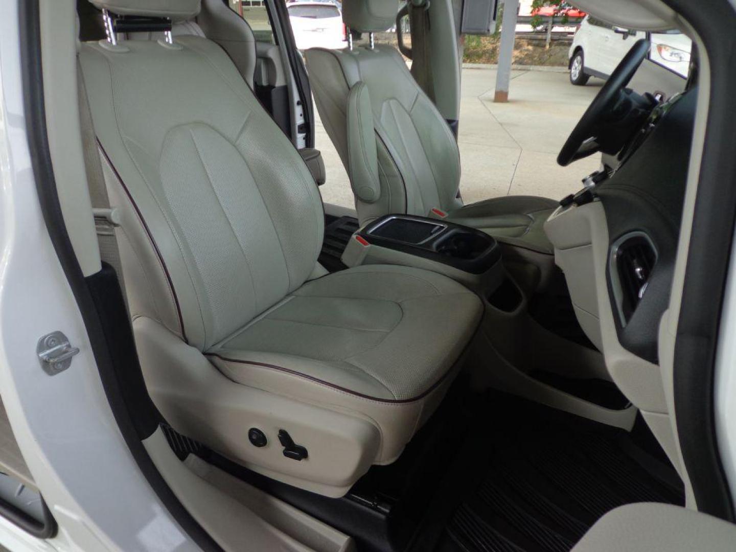 2017 WHITE CHRYSLER PACIFICA LIMITED (2C4RC1GG4HR) with an 3.6L engine, Automatic transmission, located at 6610 L St., Omaha, NE, 68117, (402) 731-7800, 41.212872, -96.014702 - 1-OWNER, CLEAN CARFAX, LOW MILEAGE, PANORAMIC ROOF, REAR ENTERTAINMENT, PREMIUM AUDIO, BLIND SPOT, PARK SENCE, COOLED FRONT SEATS, NEWER TIRES AND MUCH MORE! *****We have found that most customers do the majority of their shopping online before visiting a dealership. For this reason we feel it - Photo#16