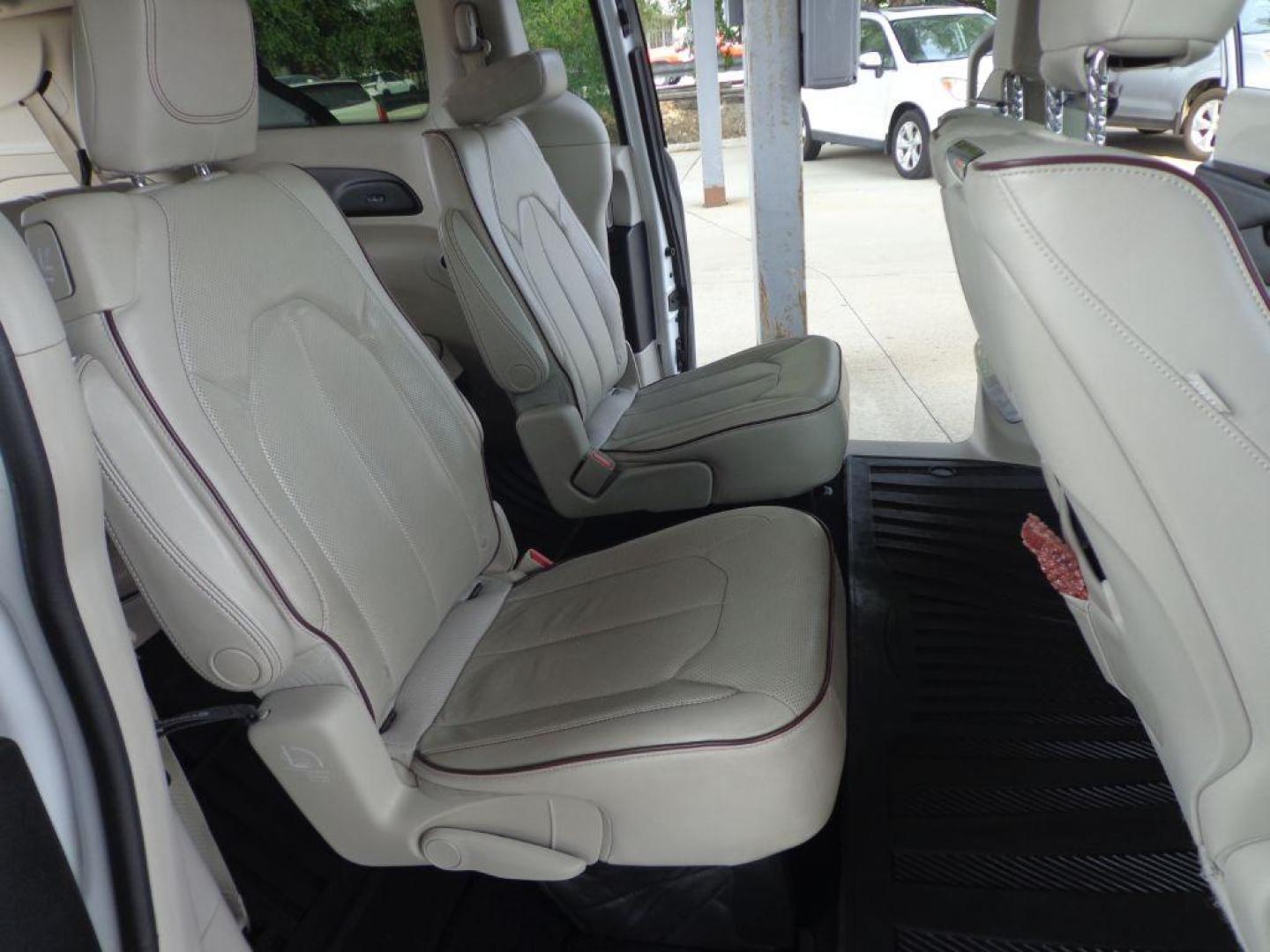 2017 WHITE CHRYSLER PACIFICA LIMITED (2C4RC1GG4HR) with an 3.6L engine, Automatic transmission, located at 6610 L St., Omaha, NE, 68117, (402) 731-7800, 41.212872, -96.014702 - 1-OWNER, CLEAN CARFAX, LOW MILEAGE, PANORAMIC ROOF, REAR ENTERTAINMENT, PREMIUM AUDIO, BLIND SPOT, PARK SENCE, COOLED FRONT SEATS, NEWER TIRES AND MUCH MORE! *****We have found that most customers do the majority of their shopping online before visiting a dealership. For this reason we feel it - Photo#18