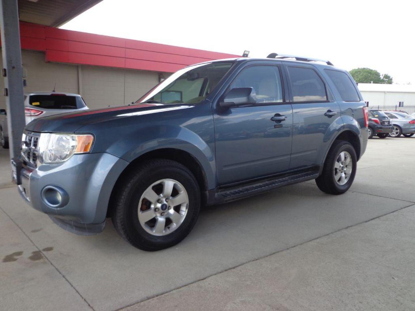 2012 BLUE FORD ESCAPE LIMITED (1FMCU9E75CK) with an 2.5L engine, Automatic transmission, located at 6610 L St., Omaha, NE, 68117, (402) 731-7800, 41.212872, -96.014702 - 1-OWNER, CLEAN CARFAX, LOW MILEAGE, SUNROOF, BACKUP CAM AND NEWER TIRES! *****We have found that most customers do the majority of their shopping online before visiting a dealership. For this reason we feel it necessary to have a competitive price on our used vehicles right up front. We spend - Photo#0