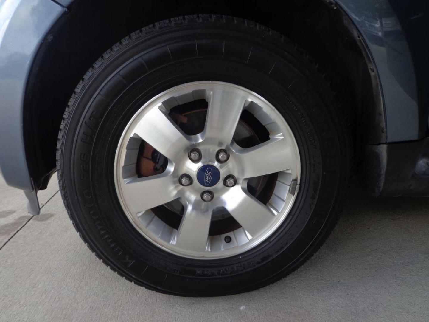 2012 BLUE FORD ESCAPE LIMITED (1FMCU9E75CK) with an 2.5L engine, Automatic transmission, located at 6610 L St., Omaha, NE, 68117, (402) 731-7800, 41.212872, -96.014702 - 1-OWNER, CLEAN CARFAX, LOW MILEAGE, SUNROOF, BACKUP CAM AND NEWER TIRES! *****We have found that most customers do the majority of their shopping online before visiting a dealership. For this reason we feel it necessary to have a competitive price on our used vehicles right up front. We spend - Photo#7