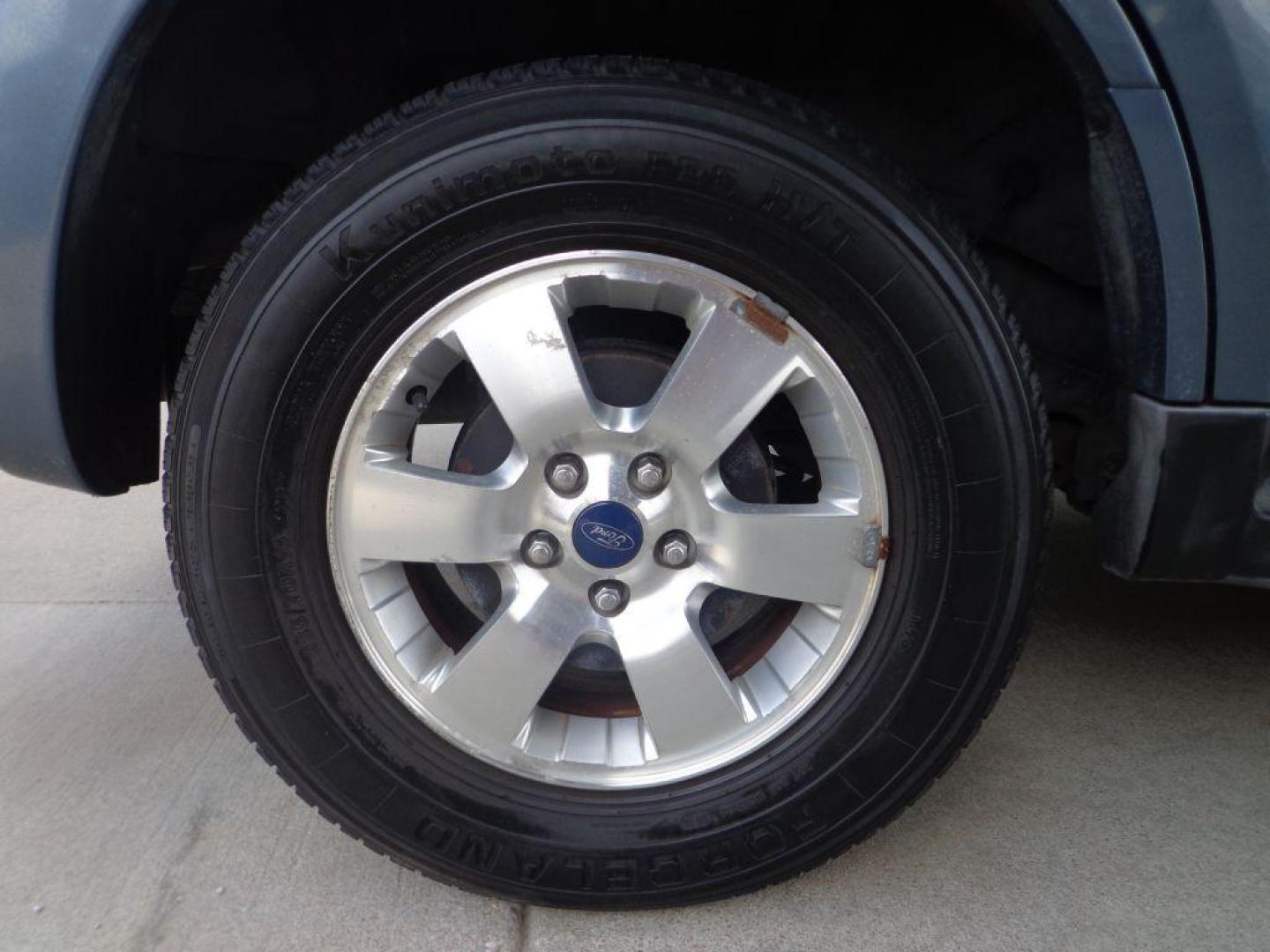 2012 BLUE FORD ESCAPE LIMITED (1FMCU9E75CK) with an 2.5L engine, Automatic transmission, located at 6610 L St., Omaha, NE, 68117, (402) 731-7800, 41.212872, -96.014702 - 1-OWNER, CLEAN CARFAX, LOW MILEAGE, SUNROOF, BACKUP CAM AND NEWER TIRES! *****We have found that most customers do the majority of their shopping online before visiting a dealership. For this reason we feel it necessary to have a competitive price on our used vehicles right up front. We spend - Photo#9
