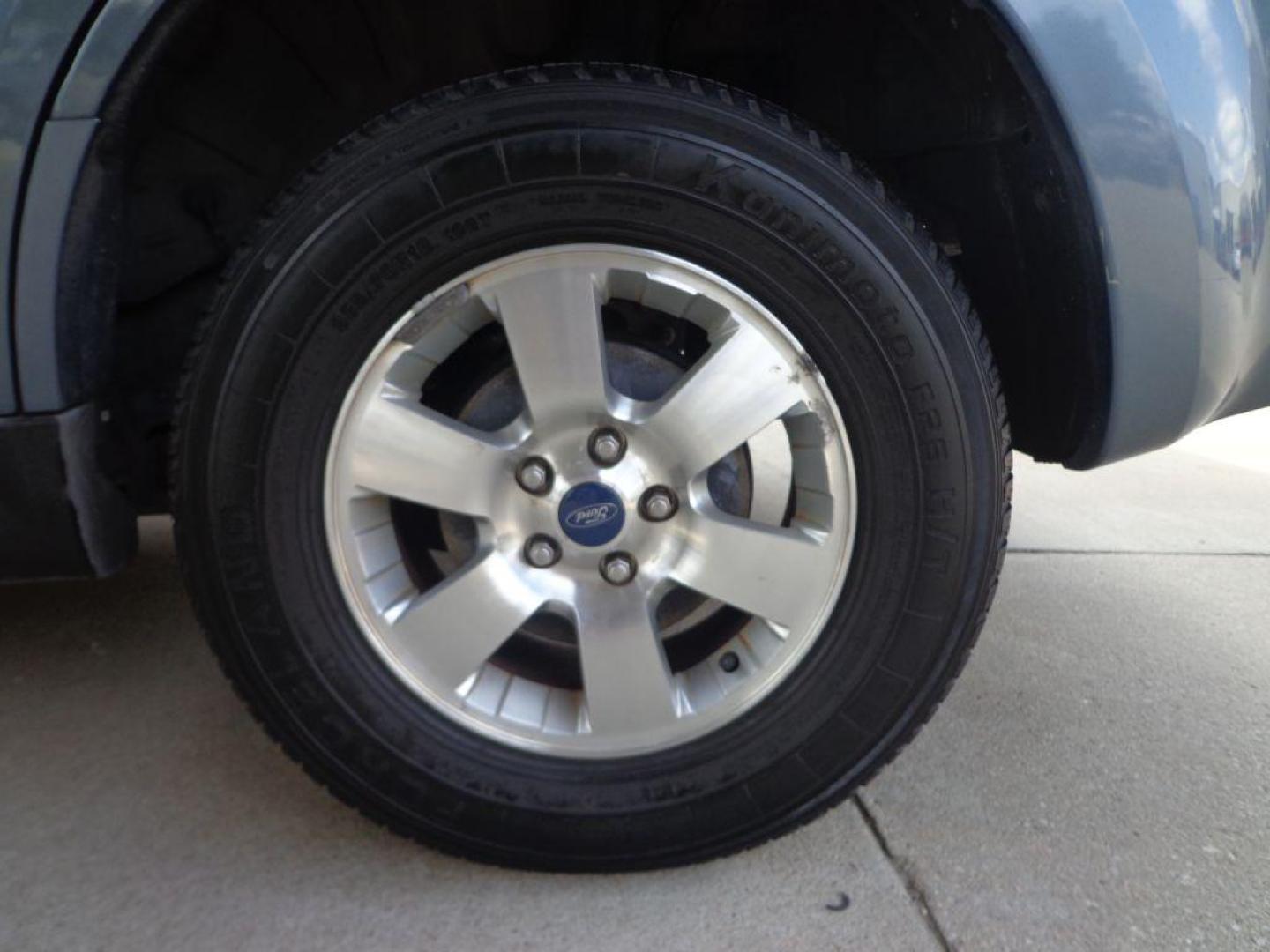 2012 BLUE FORD ESCAPE LIMITED (1FMCU9E75CK) with an 2.5L engine, Automatic transmission, located at 6610 L St., Omaha, NE, 68117, (402) 731-7800, 41.212872, -96.014702 - 1-OWNER, CLEAN CARFAX, LOW MILEAGE, SUNROOF, BACKUP CAM AND NEWER TIRES! *****We have found that most customers do the majority of their shopping online before visiting a dealership. For this reason we feel it necessary to have a competitive price on our used vehicles right up front. We spend - Photo#10