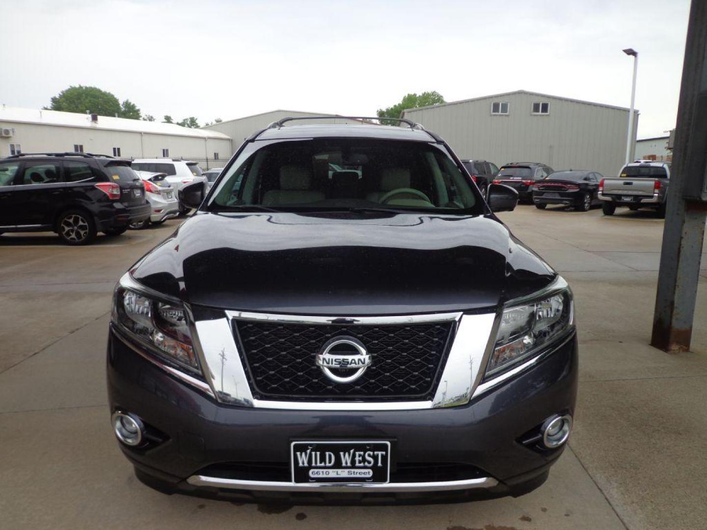 2014 GRAY NISSAN PATHFINDER PLATINUM (5N1AR2MMXEC) with an 3.5L engine, Continuously Variable transmission, located at 6610 L St., Omaha, NE, 68117, (402) 731-7800, 41.212872, -96.014702 - 1-OWNER, CLEAN CARFAX, LOW MILEAGE, DUAL SUNROOF, NAV, BACKUP CAM, HEATED/COOLED SEATS, REAR ENTERTAINMENT, NEWER TIRES AND MUCH MORE! *****We have found that most customers do the majority of their shopping online before visiting a dealership. For this reason we feel it necessary to have a co - Photo#1