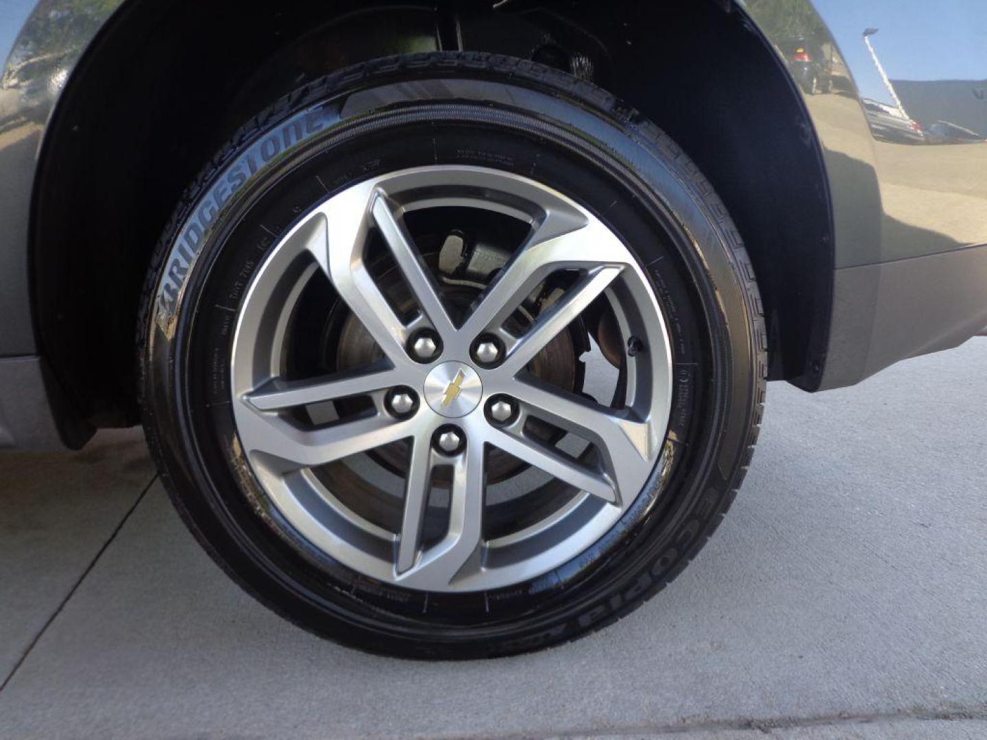 2017 GRAY CHEVROLET EQUINOX PREMIER (2GNFLGE33H6) with an 3.6L engine, Automatic transmission, located at 6610 L St., Omaha, NE, 68117, (402) 731-7800, 41.212872, -96.014702 - THIS VEHICLE HAS A CLEAN TITLE WITH A FREE CARFAX PROVIDED! SHARP LOW MILE PREMIER MODEL WITH A CLEAN CARFAX, HEATED LEATHER, SUNROOF, BLIND SPOT ASSIST, PREMIUM AUDIO AND NEWER TIRES! *****We have found that most customers do the majority of their shopping online before visiting a dealership. - Photo#10