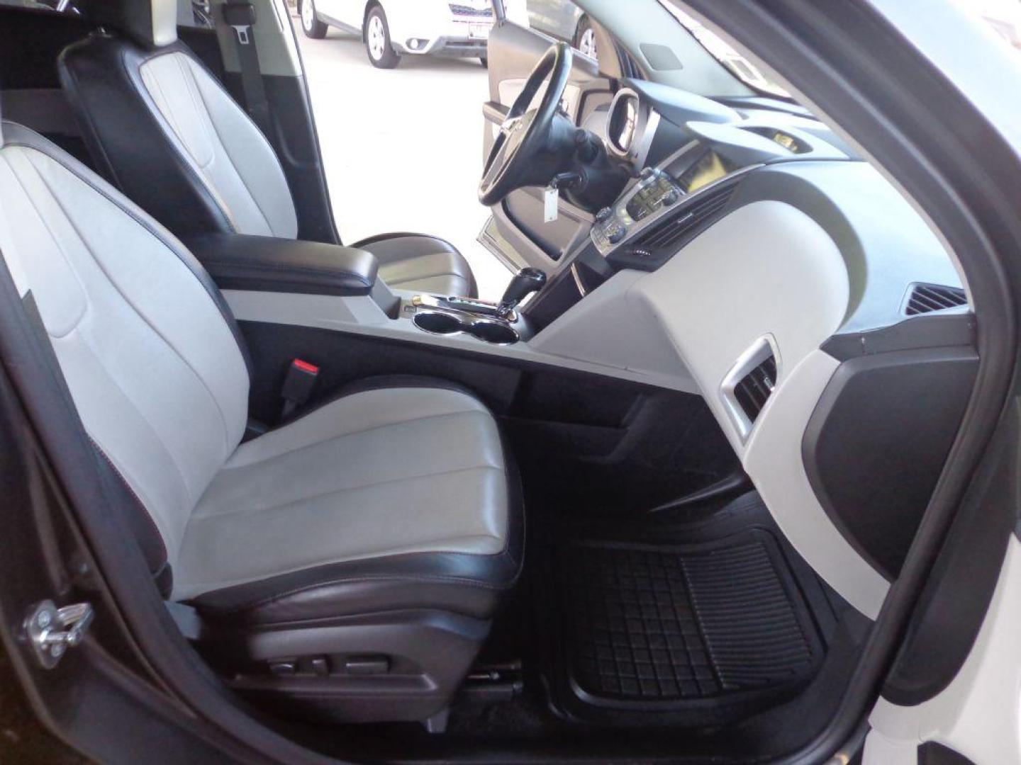 2017 GRAY CHEVROLET EQUINOX PREMIER (2GNFLGE33H6) with an 3.6L engine, Automatic transmission, located at 6610 L St., Omaha, NE, 68117, (402) 731-7800, 41.212872, -96.014702 - THIS VEHICLE HAS A CLEAN TITLE WITH A FREE CARFAX PROVIDED! SHARP LOW MILE PREMIER MODEL WITH A CLEAN CARFAX, HEATED LEATHER, SUNROOF, BLIND SPOT ASSIST, PREMIUM AUDIO AND NEWER TIRES! *****We have found that most customers do the majority of their shopping online before visiting a dealership. - Photo#15