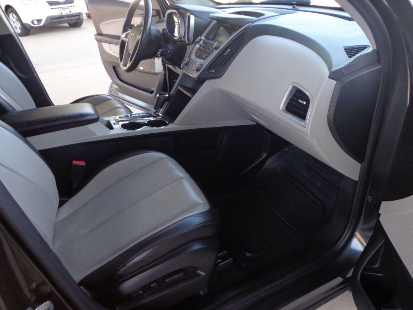 2017 GRAY CHEVROLET EQUINOX PREMIER (2GNFLGE33H6) with an 3.6L engine, Automatic transmission, located at 6610 L St., Omaha, NE, 68117, (402) 731-7800, 41.212872, -96.014702 - THIS VEHICLE HAS A CLEAN TITLE WITH A FREE CARFAX PROVIDED! SHARP LOW MILE PREMIER MODEL WITH A CLEAN CARFAX, HEATED LEATHER, SUNROOF, BLIND SPOT ASSIST, PREMIUM AUDIO AND NEWER TIRES! *****We have found that most customers do the majority of their shopping online before visiting a dealership. - Photo#17