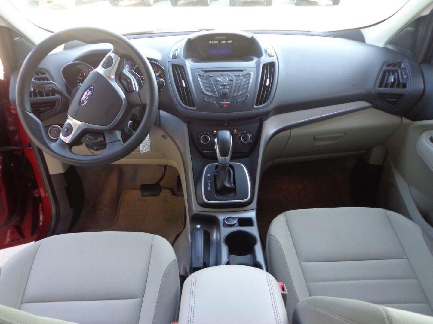 2013 RED FORD ESCAPE SE (1FMCU9G9XDU) with an 2.0L engine, Automatic transmission, located at 6610 L St., Omaha, NE, 68117, (402) 731-7800, 41.212872, -96.014702 - FRESH TRADE-IN WITH A CLEAN CARFAX, PRE-INSPECTED READY TO GO! *****We have found that most customers do the majority of their shopping online before visiting a dealership. For this reason we feel it necessary to have a competitive price on our used vehicles right up front. We spend time resear - Photo#16