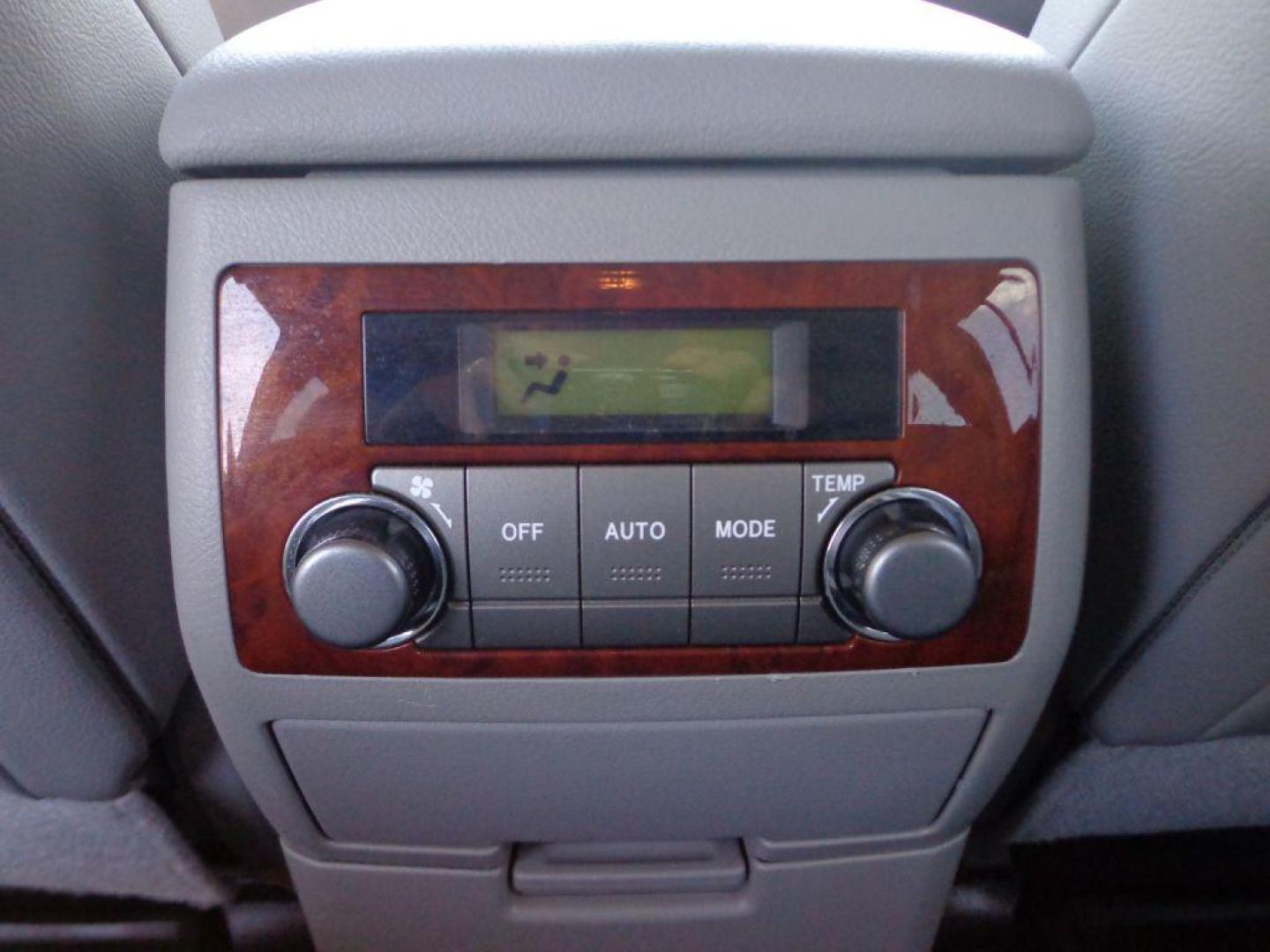 2012 SILVER TOYOTA HIGHLANDER LIMITED (5TDDK3EH2CS) with an 3.5L engine, Automatic transmission, located at 6610 L St., Omaha, NE, 68117, (402) 731-7800, 41.212872, -96.014702 - THIS VEHICLE HAS A CLEAN TITLE WITH A FREE CARFAX PROVIDED! 2-OWNER, CLEAN CARFAX, LOW MILEAGE, 3RD ROW SEATING, HEATED SEATS, SUNROOF, NAV, BACKUP CAM AND NEWER TIRES! *****We have found that most customers do the majority of their shopping online before visiting a dealership. For this reas - Photo#17