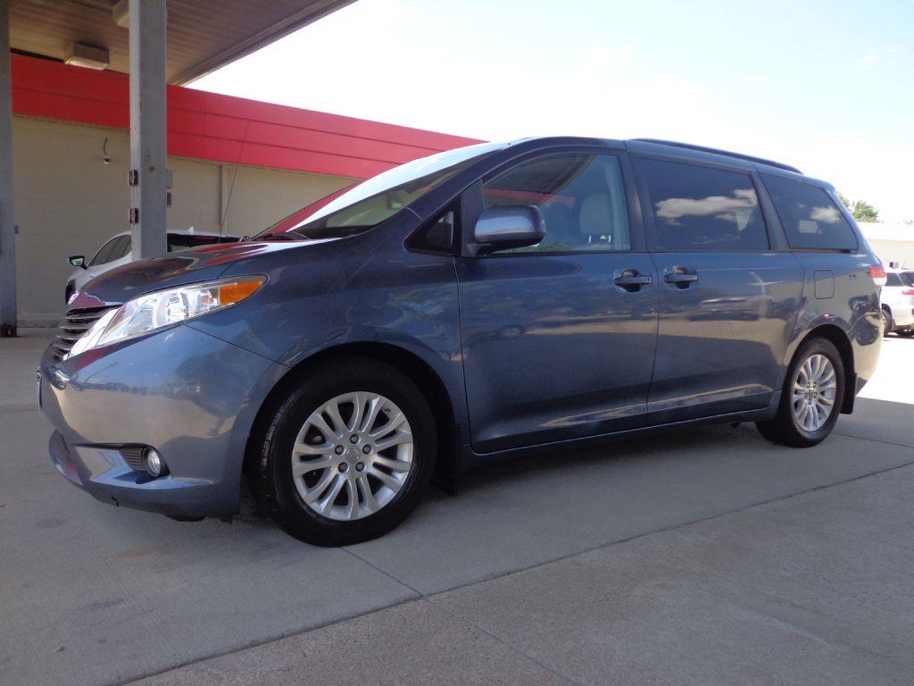 photo of 2014 TOYOTA SIENNA LIMITED