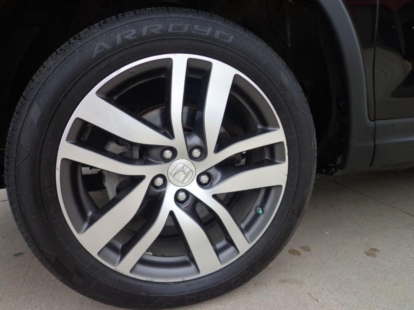2016 BLACK HONDA PILOT ELITE (5FNYF6H03GB) with an 3.5L engine, Automatic transmission, located at 6610 L St., Omaha, NE, 68117, (402) 731-7800, 41.212872, -96.014702 - SHARP 2-OWNER, CLEAN CARFAX, ELITE MODEL LOADED WITH OPTONS AND NEWER TIRES! *****We have found that most customers do the majority of their shopping online before visiting a dealership. For this reason we feel it necessary to have a competitive price on our used vehicles right up front. We s - Photo#7