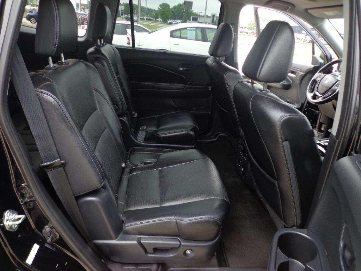 2016 BLACK HONDA PILOT ELITE (5FNYF6H03GB) with an 3.5L engine, Automatic transmission, located at 6610 L St., Omaha, NE, 68117, (402) 731-7800, 41.212872, -96.014702 - SHARP 2-OWNER, CLEAN CARFAX, ELITE MODEL LOADED WITH OPTONS AND NEWER TIRES! *****We have found that most customers do the majority of their shopping online before visiting a dealership. For this reason we feel it necessary to have a competitive price on our used vehicles right up front. We s - Photo#18