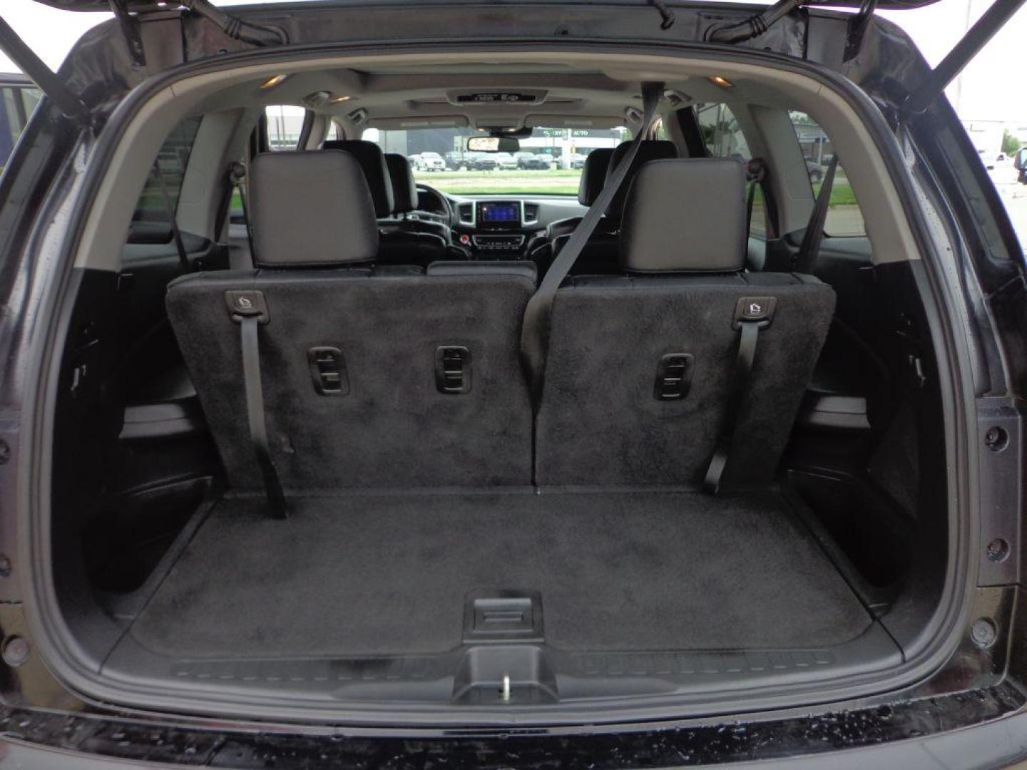 2016 BLACK HONDA PILOT ELITE (5FNYF6H03GB) with an 3.5L engine, Automatic transmission, located at 6610 L St., Omaha, NE, 68117, (402) 731-7800, 41.212872, -96.014702 - SHARP 2-OWNER, CLEAN CARFAX, ELITE MODEL LOADED WITH OPTONS AND NEWER TIRES! *****We have found that most customers do the majority of their shopping online before visiting a dealership. For this reason we feel it necessary to have a competitive price on our used vehicles right up front. We s - Photo#20