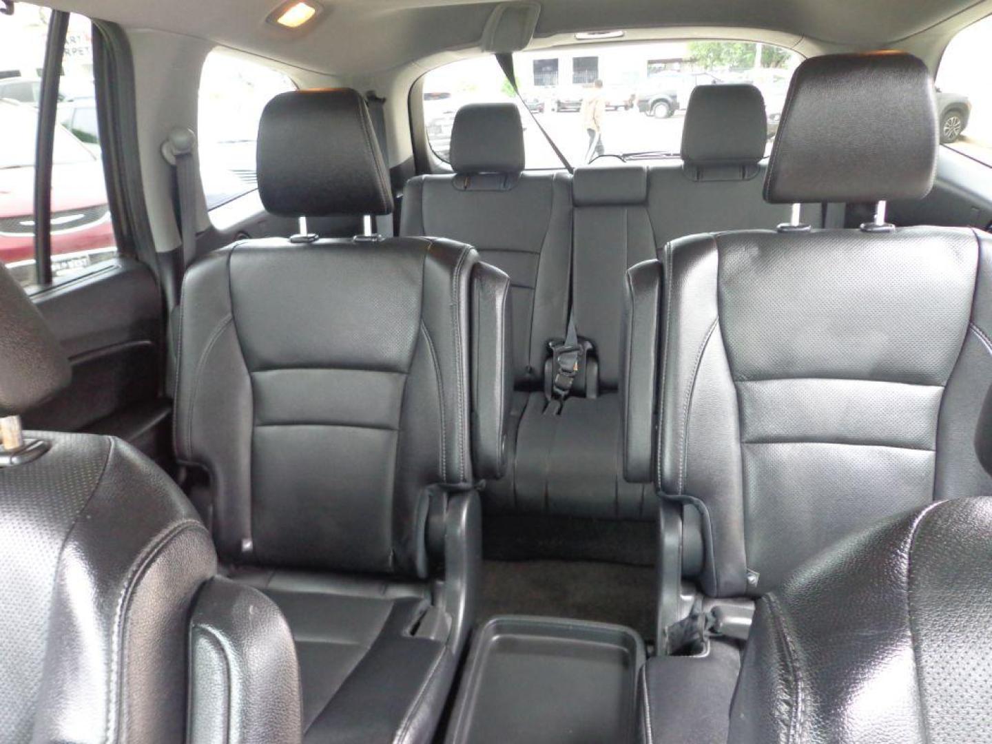 2016 BLACK HONDA PILOT ELITE (5FNYF6H03GB) with an 3.5L engine, Automatic transmission, located at 6610 L St., Omaha, NE, 68117, (402) 731-7800, 41.212872, -96.014702 - SHARP 2-OWNER, CLEAN CARFAX, ELITE MODEL LOADED WITH OPTONS AND NEWER TIRES! *****We have found that most customers do the majority of their shopping online before visiting a dealership. For this reason we feel it necessary to have a competitive price on our used vehicles right up front. We s - Photo#21