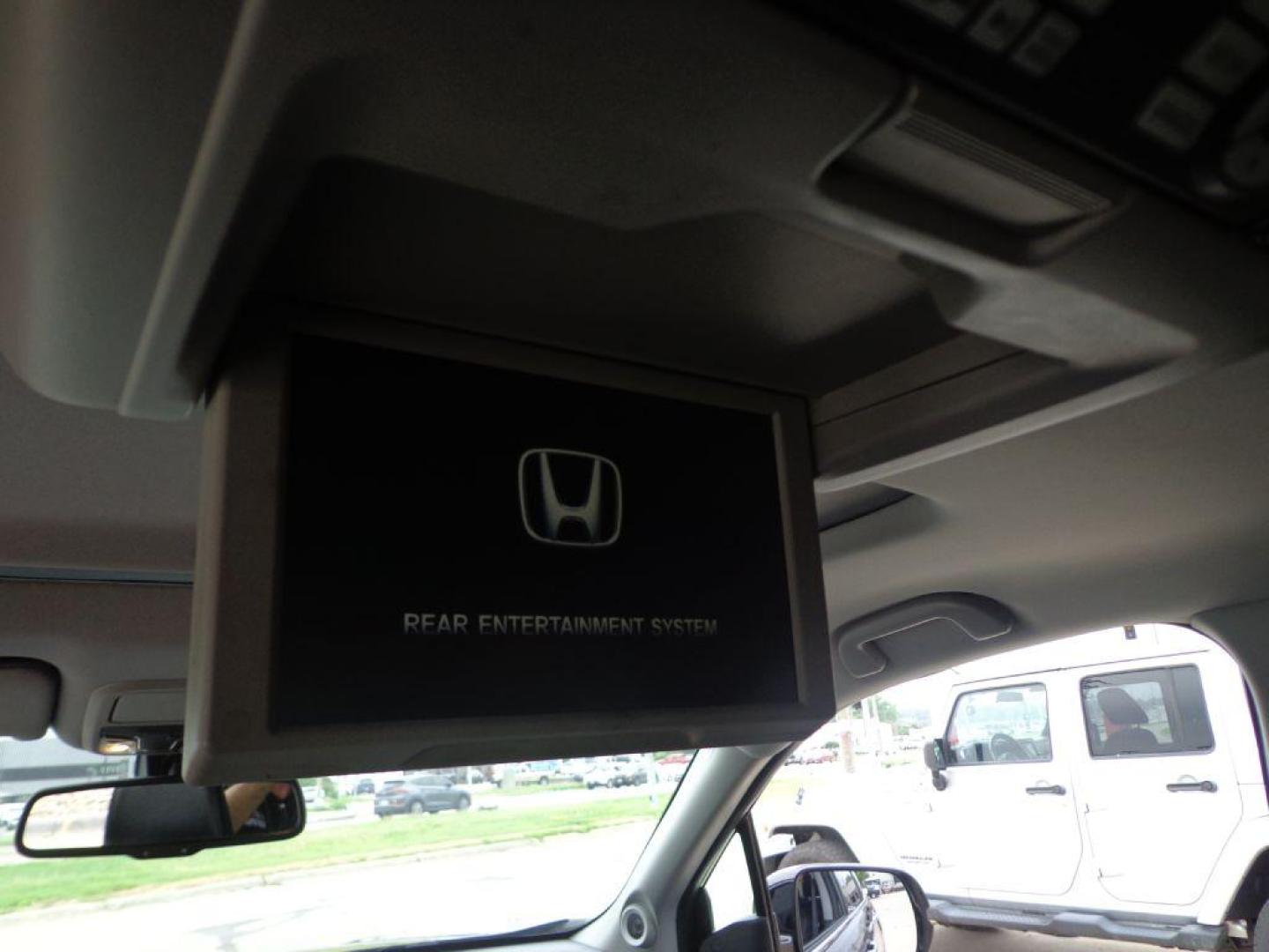 2016 BLACK HONDA PILOT ELITE (5FNYF6H03GB) with an 3.5L engine, Automatic transmission, located at 6610 L St., Omaha, NE, 68117, (402) 731-7800, 41.212872, -96.014702 - SHARP 2-OWNER, CLEAN CARFAX, ELITE MODEL LOADED WITH OPTONS AND NEWER TIRES! *****We have found that most customers do the majority of their shopping online before visiting a dealership. For this reason we feel it necessary to have a competitive price on our used vehicles right up front. We s - Photo#23