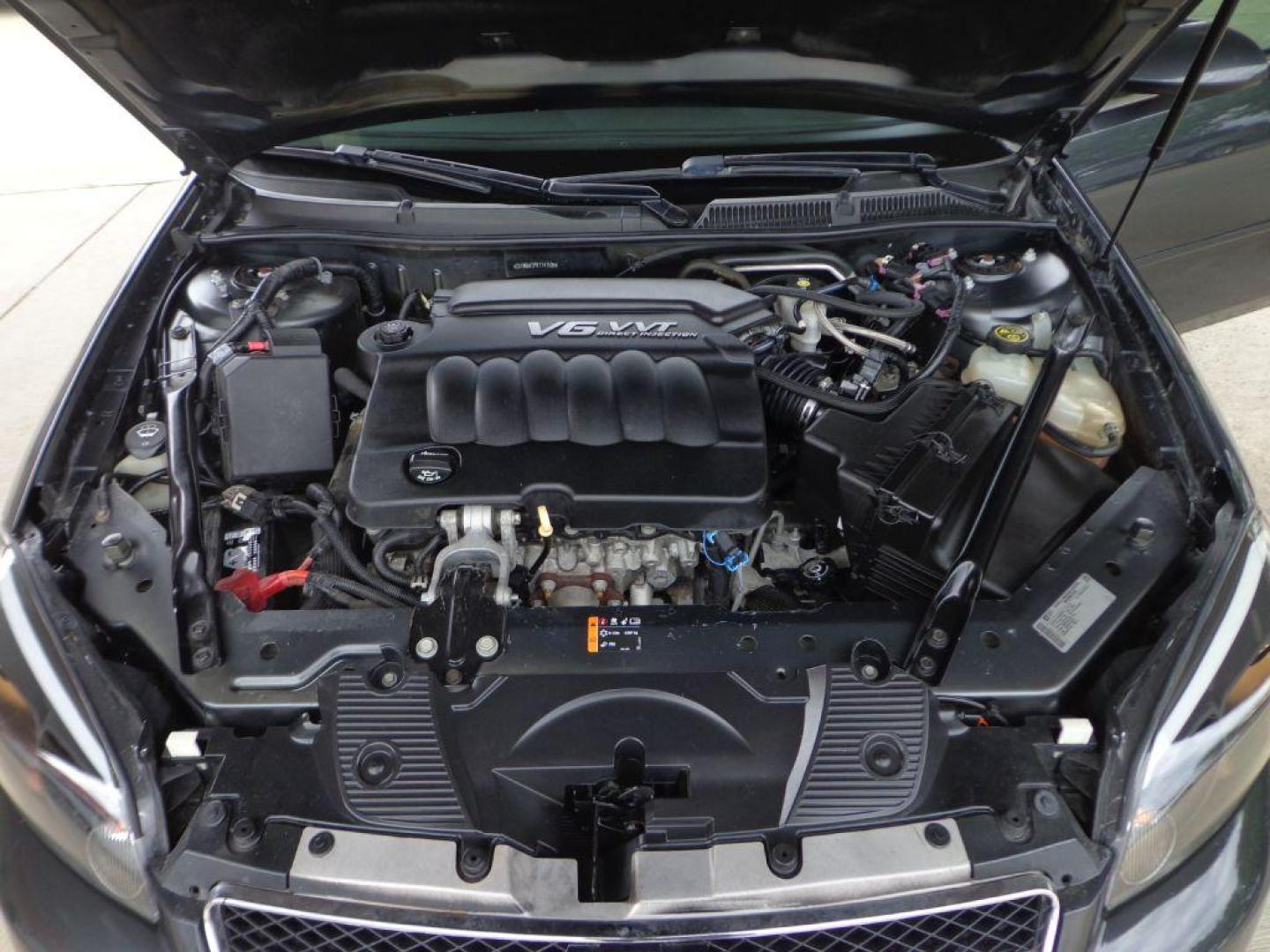 2014 GRAY CHEVROLET IMPALA LIMITED LT (2G1WB5E39E1) with an 3.6L engine, Automatic transmission, located at 6610 L St., Omaha, NE, 68117, (402) 731-7800, 41.212872, -96.014702 - LOW MILEAGE IMPALA WITH A CLEAN CARFAX, LOW MILEAGE, SUNROOF AND NEWER TIRES! *****We have found that most customers do the majority of their shopping online before visiting a dealership. For this reason we feel it necessary to have a competitive price on our used vehicles right up front. We - Photo#11