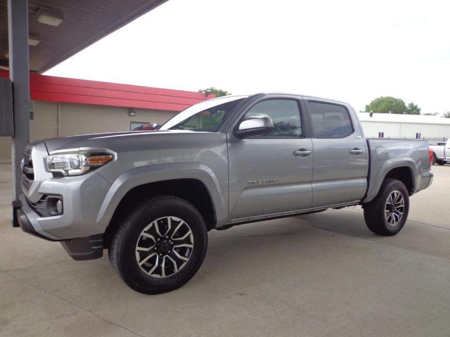 2017 SILVER TOYOTA TACOMA DOUBLE CAB (3TMCZ5ANXHM) with an 3.5L engine, Automatic transmission, located at 6610 L St., Omaha, NE, 68117, (402) 731-7800, 41.212872, -96.014702 - THIS VEHICLE HAS A CLEAN TITLE WITH A FREE CARFAX PROVIDED! 2-OWNER, CLEAN CARFAX, LOW MILEAGE, SOUTHERN TRUCK! *****We have found that most customers do the majority of their shopping online before visiting a dealership. For this reason we feel it necessary to have a competitive price on our us - Photo#0