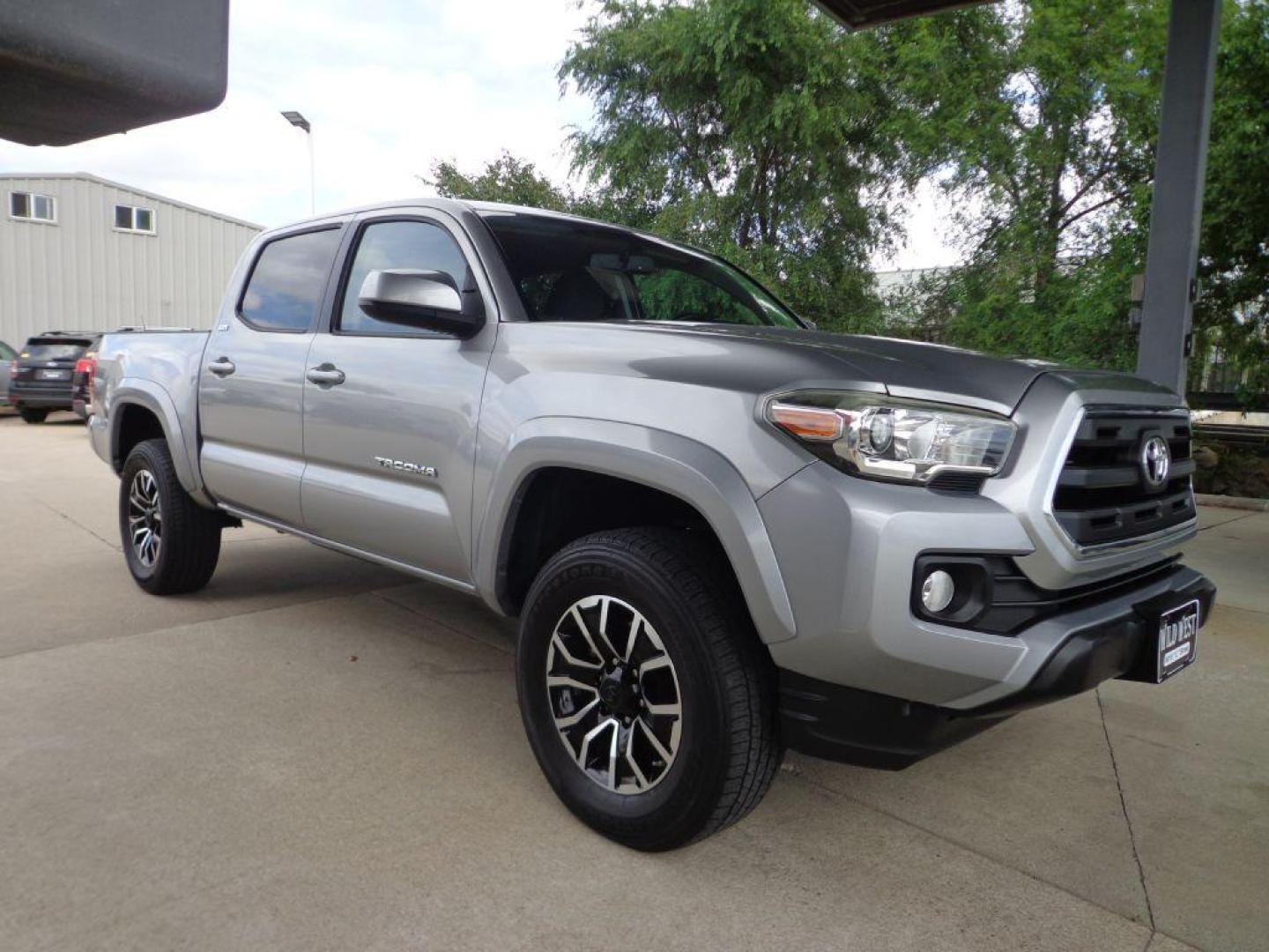 2017 SILVER TOYOTA TACOMA DOUBLE CAB (3TMCZ5ANXHM) with an 3.5L engine, Automatic transmission, located at 6610 L St., Omaha, NE, 68117, (402) 731-7800, 41.212872, -96.014702 - THIS VEHICLE HAS A CLEAN TITLE WITH A FREE CARFAX PROVIDED! 2-OWNER, CLEAN CARFAX, LOW MILEAGE, SOUTHERN TRUCK! *****We have found that most customers do the majority of their shopping online before visiting a dealership. For this reason we feel it necessary to have a competitive price on our us - Photo#2