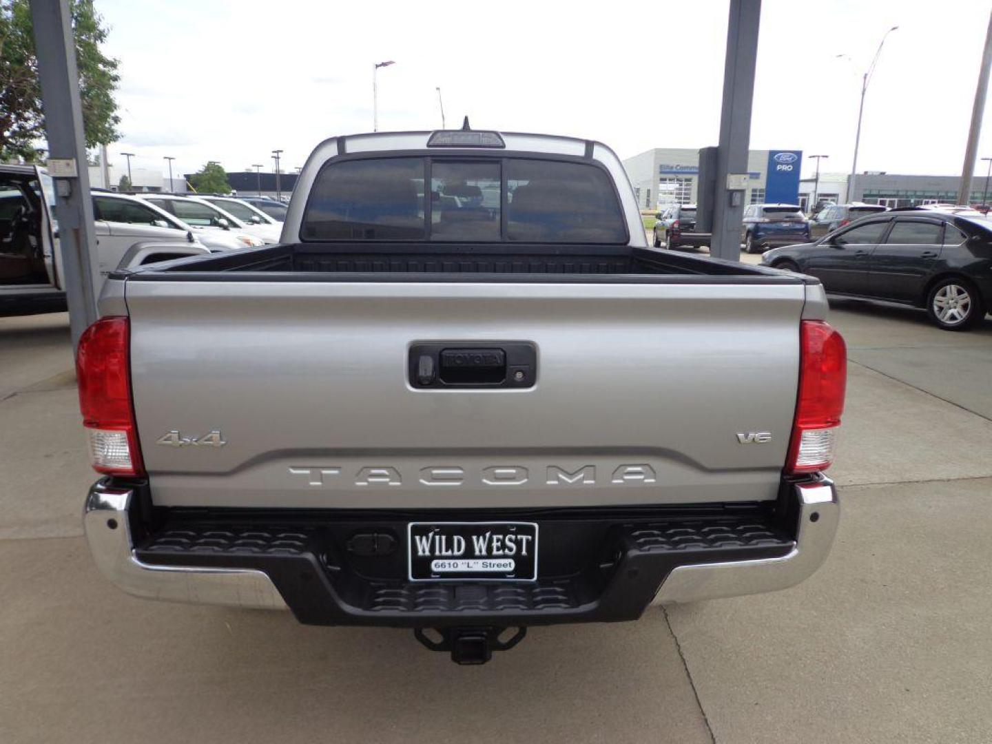 2017 SILVER TOYOTA TACOMA DOUBLE CAB (3TMCZ5ANXHM) with an 3.5L engine, Automatic transmission, located at 6610 L St., Omaha, NE, 68117, (402) 731-7800, 41.212872, -96.014702 - THIS VEHICLE HAS A CLEAN TITLE WITH A FREE CARFAX PROVIDED! 2-OWNER, CLEAN CARFAX, LOW MILEAGE, SOUTHERN TRUCK! *****We have found that most customers do the majority of their shopping online before visiting a dealership. For this reason we feel it necessary to have a competitive price on our us - Photo#4