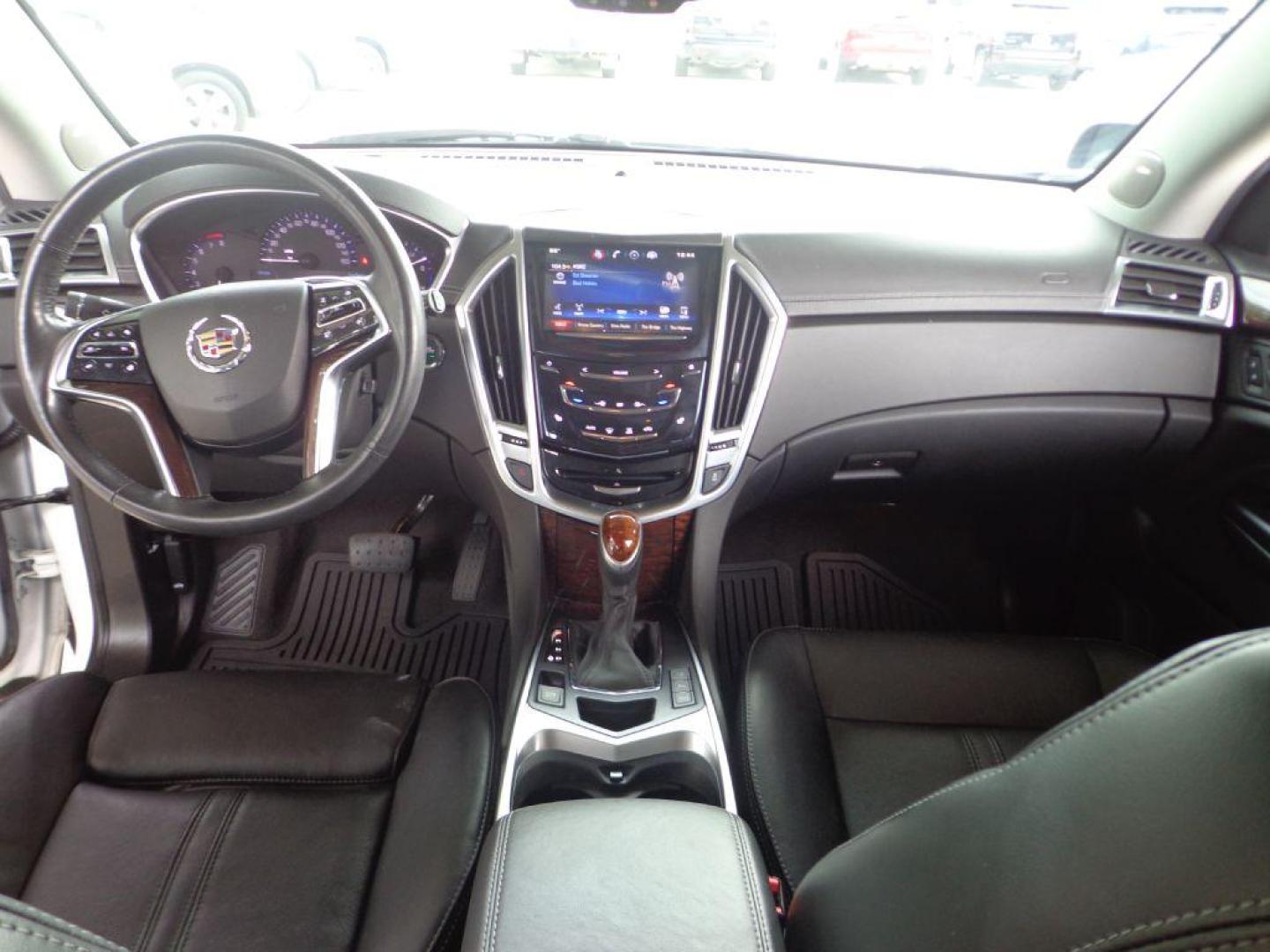 2015 WHITE CADILLAC SRX LUXURY COLLECTION (3GYFNEE38FS) with an 3.6L engine, Automatic transmission, located at 6610 L St., Omaha, NE, 68117, (402) 731-7800, 41.212872, -96.014702 - THIS VEHICLE HAS A CLEAN TITLE WITH A FREE CARFAX PROVIDED! 2-OWNER, CLEAN CARFAX, LOW MILEAGE, LOADED WITH OPTIONS AND NEWER TIRES! *****We have found that most customers do the majority of their shopping online before visiting a dealership. For this reason we feel it necessary to have a comp - Photo#21