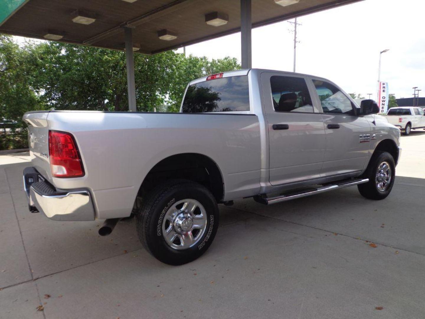2018 SILVER RAM 2500 TRADESMAN (3C6UR5CL4JG) with an 6.7L engine, Automatic transmission, located at 6610 L St., Omaha, NE, 68117, (402) 731-7800, 41.212872, -96.014702 - THIS VEHICLE HAS A CLEAN TITLE WITH A FREE CARFAX PROVIDED! SHARP 1-OWNER, CLEAN CARFAX, LOW MILEAGE, RUST-FREE READY TO GO! *****We have found that most customers do the majority of their shopping online before visiting a dealership. For this reason we feel it necessary to have a competitive - Photo#3