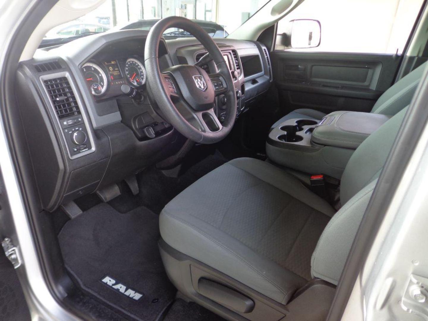2018 SILVER RAM 2500 TRADESMAN (3C6UR5CL4JG) with an 6.7L engine, Automatic transmission, located at 6610 L St., Omaha, NE, 68117, (402) 731-7800, 41.212872, -96.014702 - THIS VEHICLE HAS A CLEAN TITLE WITH A FREE CARFAX PROVIDED! SHARP 1-OWNER, CLEAN CARFAX, LOW MILEAGE, RUST-FREE READY TO GO! *****We have found that most customers do the majority of their shopping online before visiting a dealership. For this reason we feel it necessary to have a competitive - Photo#13