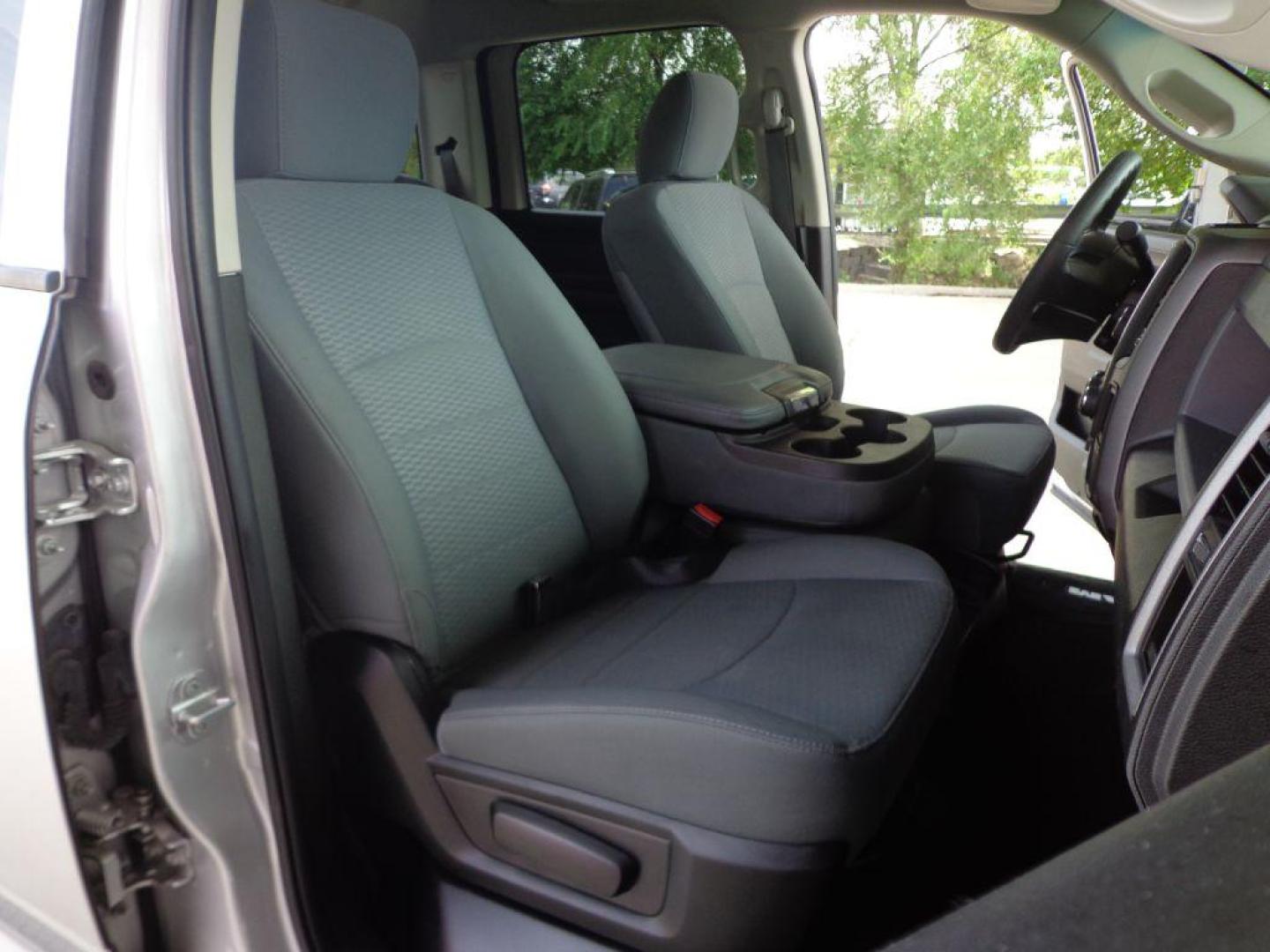 2018 SILVER RAM 2500 TRADESMAN (3C6UR5CL4JG) with an 6.7L engine, Automatic transmission, located at 6610 L St., Omaha, NE, 68117, (402) 731-7800, 41.212872, -96.014702 - THIS VEHICLE HAS A CLEAN TITLE WITH A FREE CARFAX PROVIDED! SHARP 1-OWNER, CLEAN CARFAX, LOW MILEAGE, RUST-FREE READY TO GO! *****We have found that most customers do the majority of their shopping online before visiting a dealership. For this reason we feel it necessary to have a competitive - Photo#15