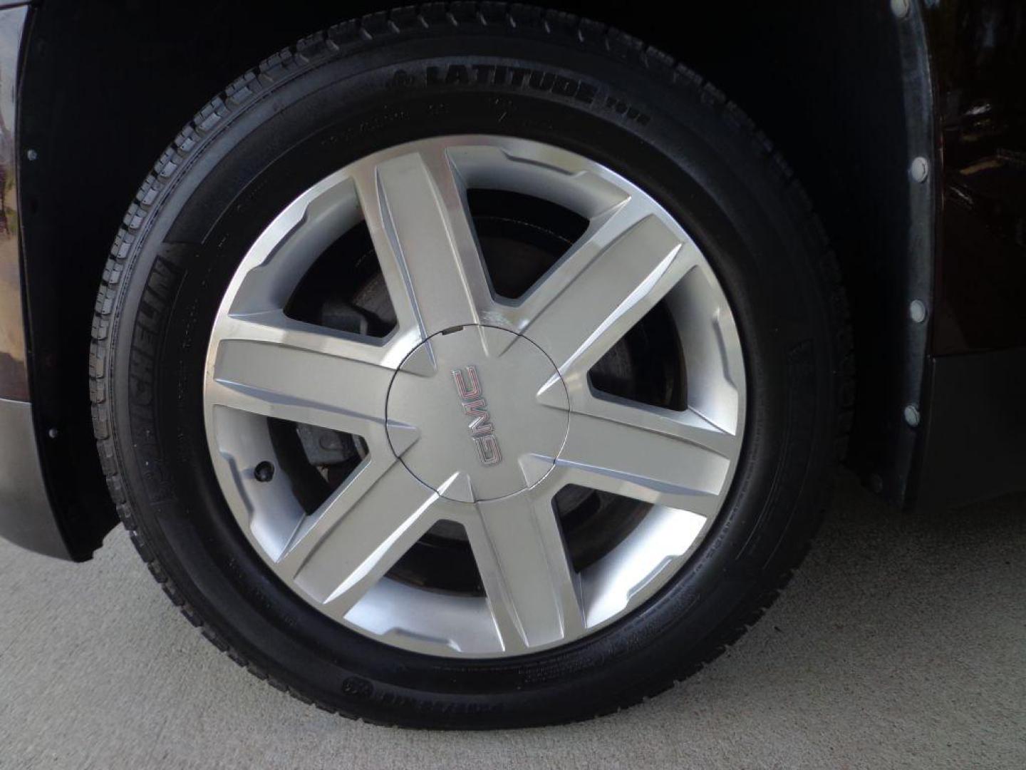 2011 MAROON GMC TERRAIN SLT (2CTFLXEC3B6) with an 2.4L engine, Automatic transmission, located at 6610 L St., Omaha, NE, 68117, (402) 731-7800, 41.212872, -96.014702 - THIS VEHICLE HAS A CLEAN TITLE WITH A FREE CARFAX PROVIDED! 1-OWNER, CLEAN CARFAX, LOW MILEAGE, HEATED LEATHER, SUNROOF AND PREMIUM AUDIO. *****We have found that most customers do the majority of their shopping online before visiting a dealership. For this reason we feel it necessary to have a - Photo#7