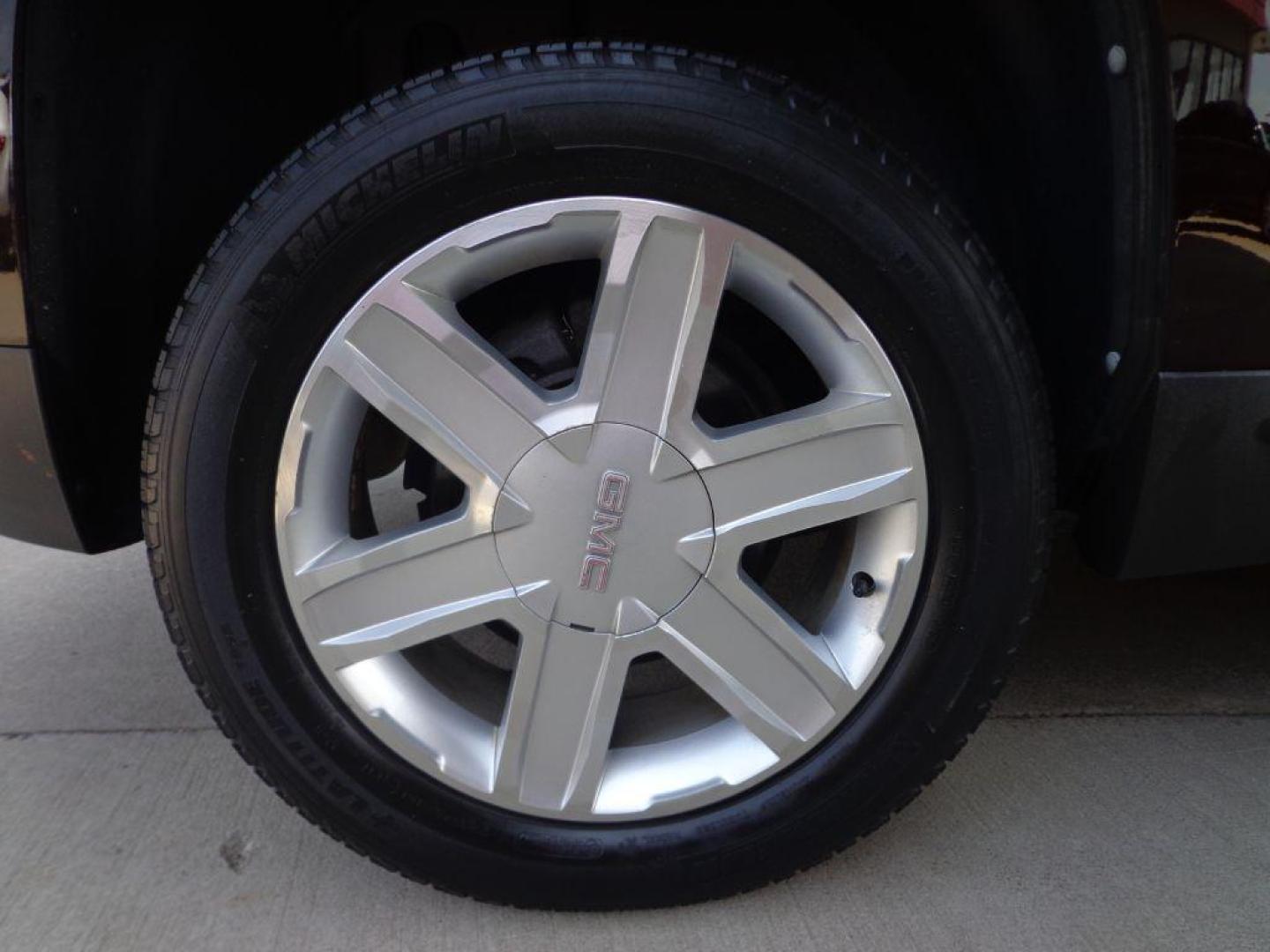 2011 MAROON GMC TERRAIN SLT (2CTFLXEC3B6) with an 2.4L engine, Automatic transmission, located at 6610 L St., Omaha, NE, 68117, (402) 731-7800, 41.212872, -96.014702 - THIS VEHICLE HAS A CLEAN TITLE WITH A FREE CARFAX PROVIDED! 1-OWNER, CLEAN CARFAX, LOW MILEAGE, HEATED LEATHER, SUNROOF AND PREMIUM AUDIO. *****We have found that most customers do the majority of their shopping online before visiting a dealership. For this reason we feel it necessary to have a - Photo#9