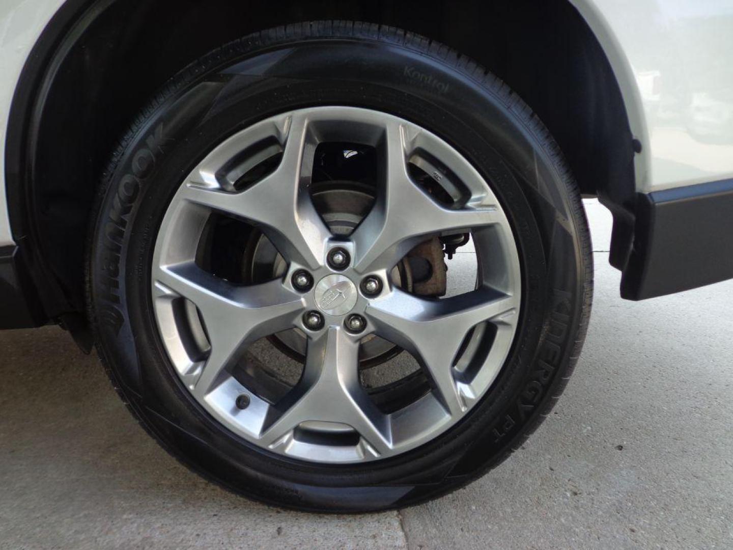 2016 WHITE SUBARU FORESTER 2.5I TOURING (JF2SJAXCXGH) with an 2.5L engine, Continuously Variable transmission, located at 6610 L St., Omaha, NE, 68117, (402) 731-7800, 41.212872, -96.014702 - Photo#10