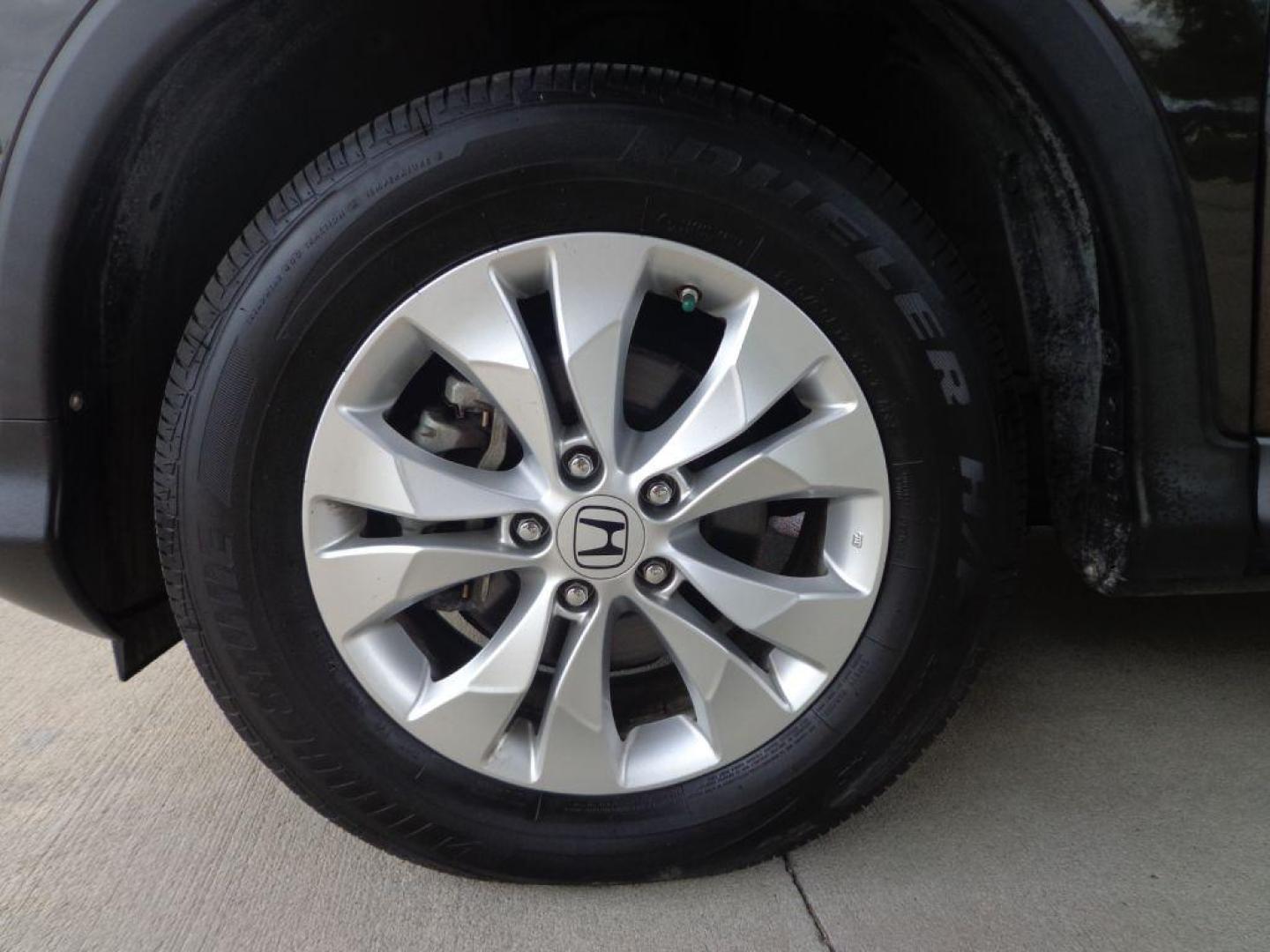 2013 BLACK HONDA CR-V EXL (5J6RM4H74DL) with an 2.4L engine, Automatic transmission, located at 6610 L St., Omaha, NE, 68117, (402) 731-7800, 41.212872, -96.014702 - THIS VEHICLE HAS A CLEAN TITLE WITH A FREE CARFAX PROVIDED! 2-OWNER, CLEAN CARFRAX, LOW MILEAGE WITH NEWER TIRES! *****We have found that most customers do the majority of their shopping online before visiting a dealership. For this reason we feel it necessary to have a competitive price on ou - Photo#7