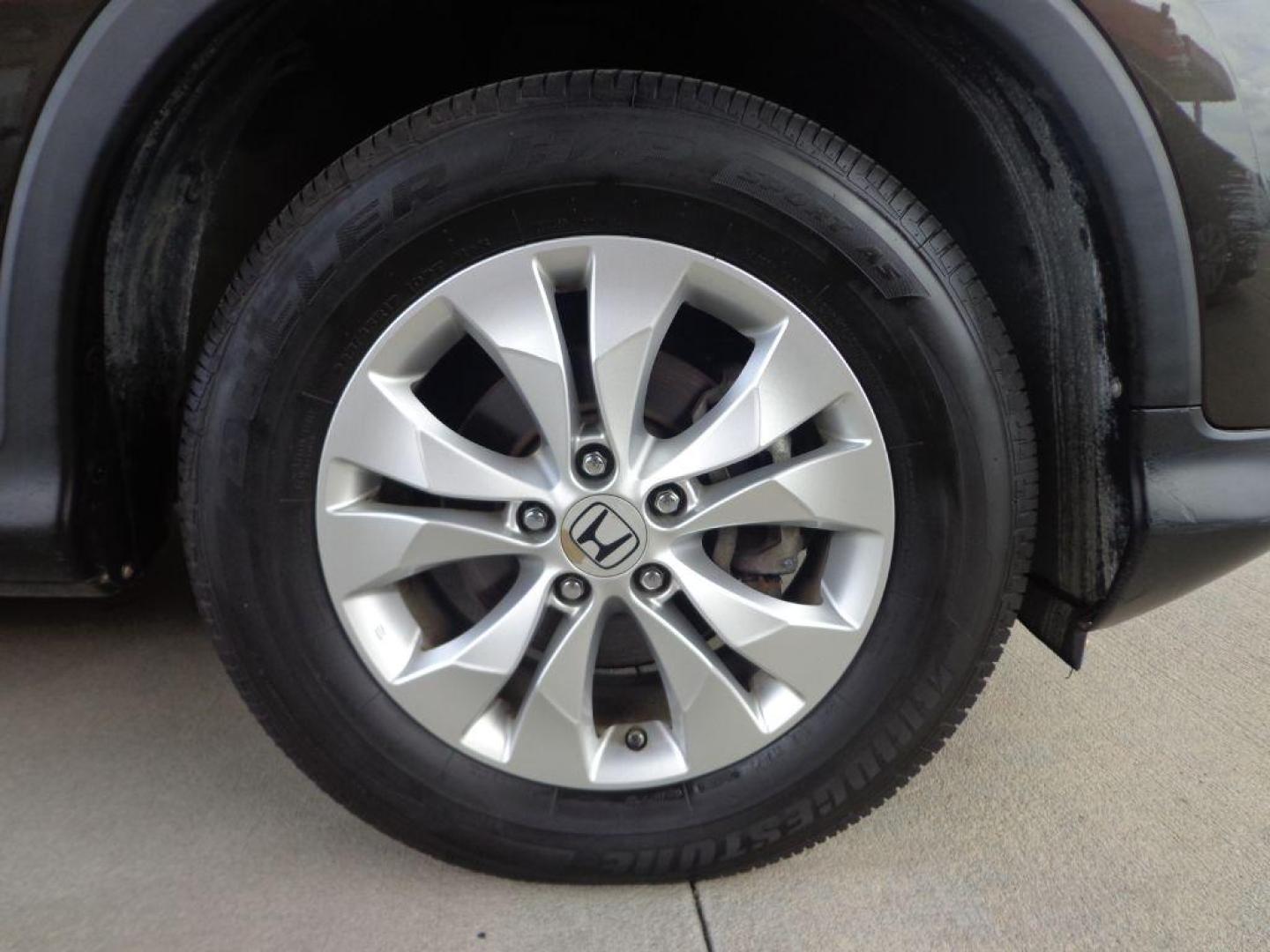 2013 BLACK HONDA CR-V EXL (5J6RM4H74DL) with an 2.4L engine, Automatic transmission, located at 6610 L St., Omaha, NE, 68117, (402) 731-7800, 41.212872, -96.014702 - THIS VEHICLE HAS A CLEAN TITLE WITH A FREE CARFAX PROVIDED! 2-OWNER, CLEAN CARFRAX, LOW MILEAGE WITH NEWER TIRES! *****We have found that most customers do the majority of their shopping online before visiting a dealership. For this reason we feel it necessary to have a competitive price on ou - Photo#8