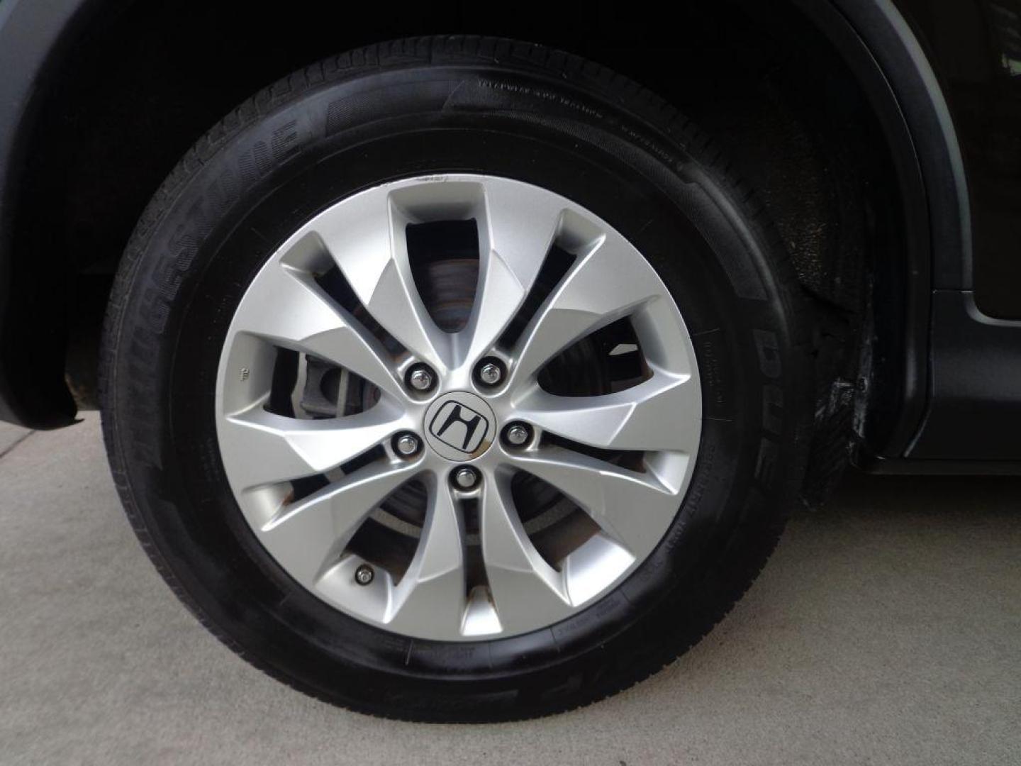 2013 BLACK HONDA CR-V EXL (5J6RM4H74DL) with an 2.4L engine, Automatic transmission, located at 6610 L St., Omaha, NE, 68117, (402) 731-7800, 41.212872, -96.014702 - THIS VEHICLE HAS A CLEAN TITLE WITH A FREE CARFAX PROVIDED! 2-OWNER, CLEAN CARFRAX, LOW MILEAGE WITH NEWER TIRES! *****We have found that most customers do the majority of their shopping online before visiting a dealership. For this reason we feel it necessary to have a competitive price on ou - Photo#9