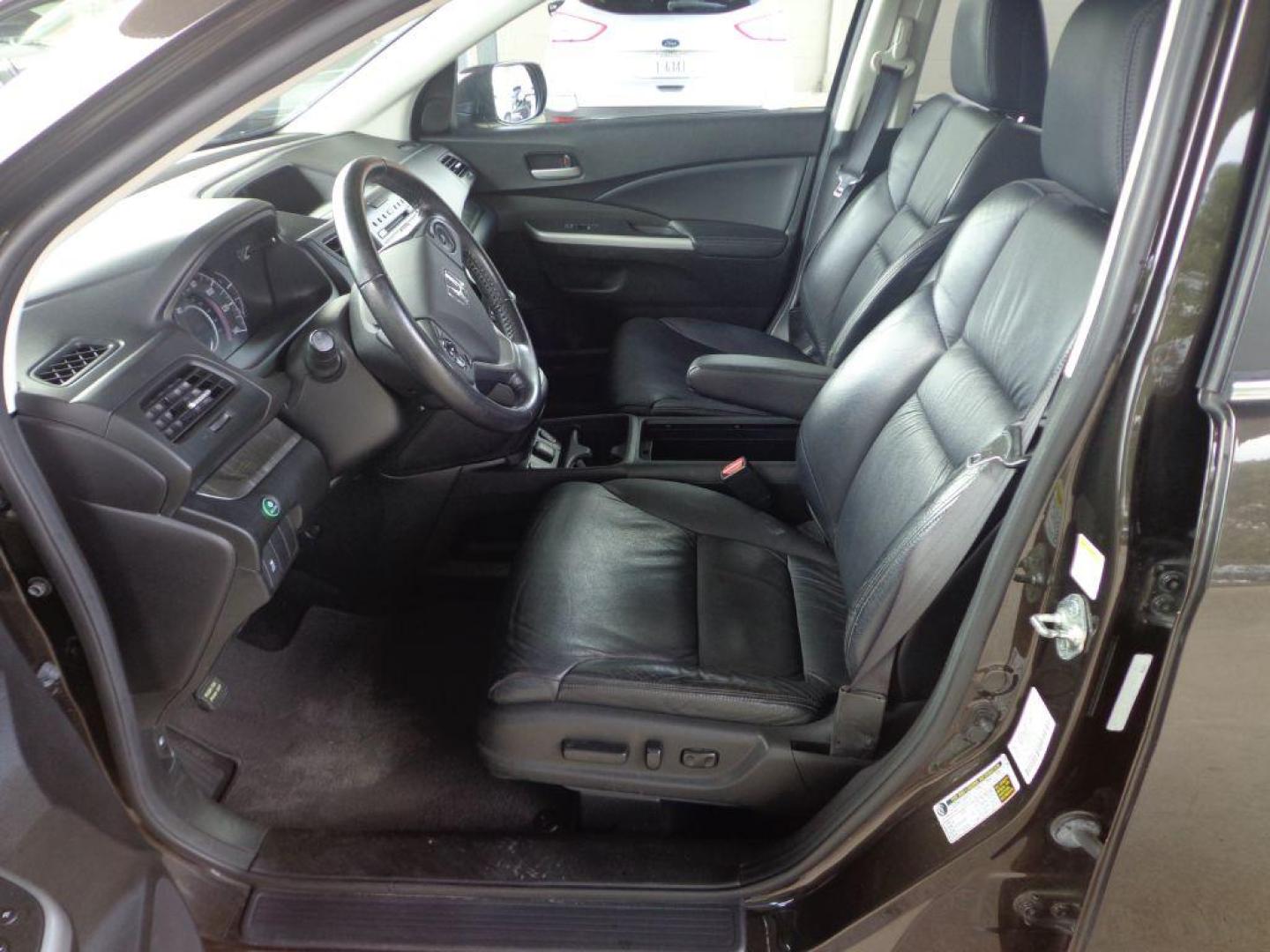2013 BLACK HONDA CR-V EXL (5J6RM4H74DL) with an 2.4L engine, Automatic transmission, located at 6610 L St., Omaha, NE, 68117, (402) 731-7800, 41.212872, -96.014702 - THIS VEHICLE HAS A CLEAN TITLE WITH A FREE CARFAX PROVIDED! 2-OWNER, CLEAN CARFRAX, LOW MILEAGE WITH NEWER TIRES! *****We have found that most customers do the majority of their shopping online before visiting a dealership. For this reason we feel it necessary to have a competitive price on ou - Photo#13