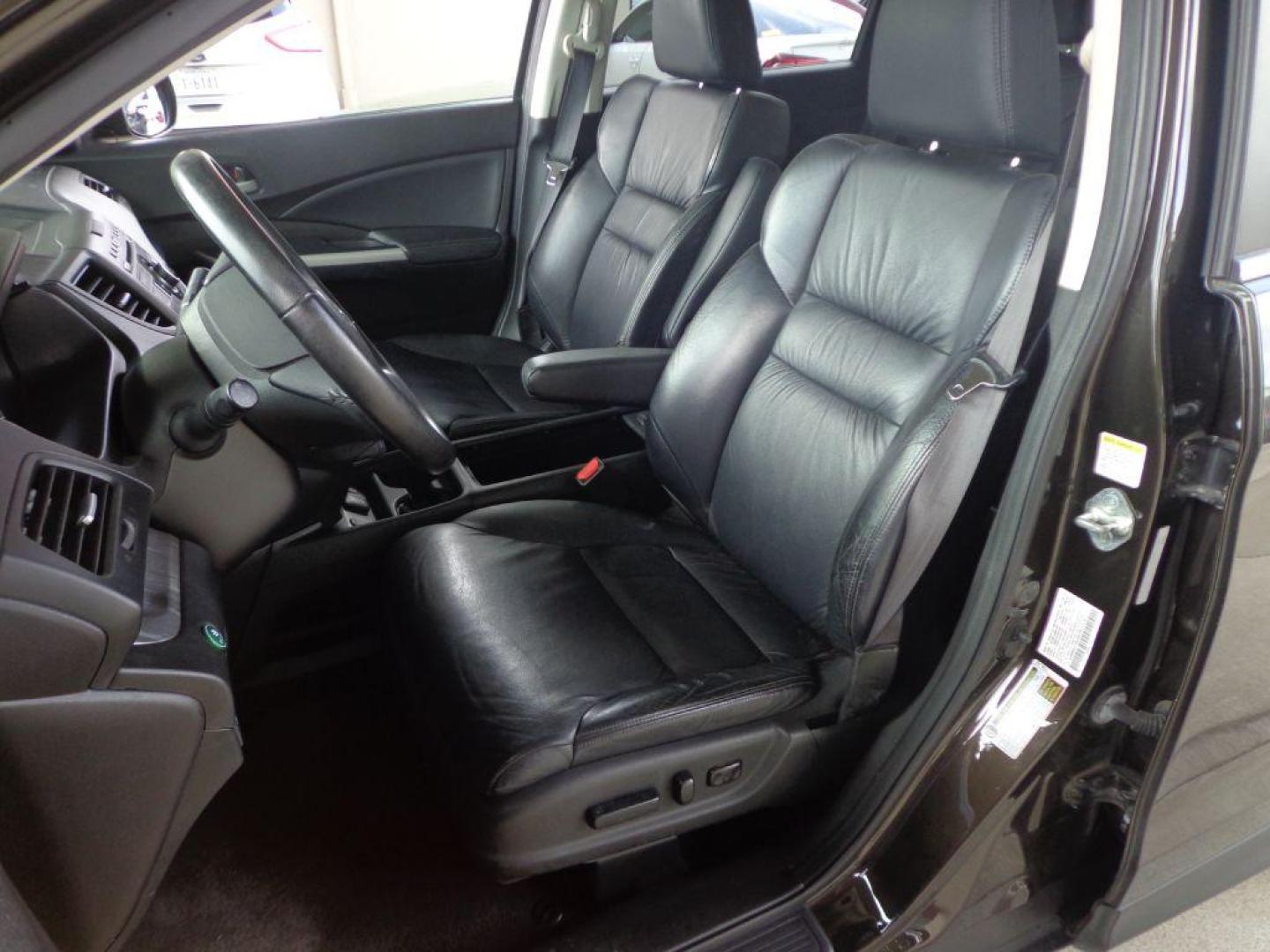 2013 BLACK HONDA CR-V EXL (5J6RM4H74DL) with an 2.4L engine, Automatic transmission, located at 6610 L St., Omaha, NE, 68117, (402) 731-7800, 41.212872, -96.014702 - THIS VEHICLE HAS A CLEAN TITLE WITH A FREE CARFAX PROVIDED! 2-OWNER, CLEAN CARFRAX, LOW MILEAGE WITH NEWER TIRES! *****We have found that most customers do the majority of their shopping online before visiting a dealership. For this reason we feel it necessary to have a competitive price on ou - Photo#14