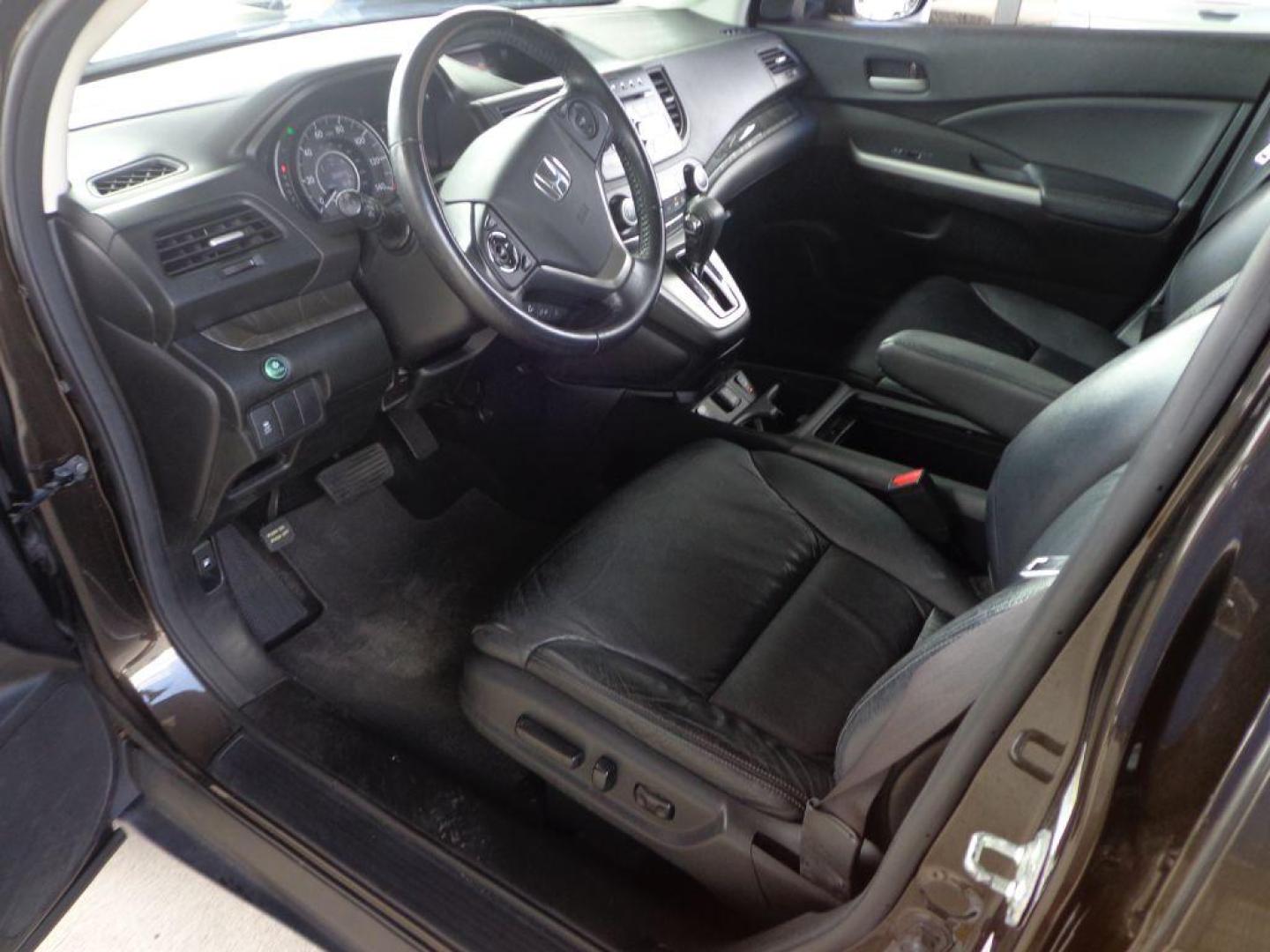 2013 BLACK HONDA CR-V EXL (5J6RM4H74DL) with an 2.4L engine, Automatic transmission, located at 6610 L St., Omaha, NE, 68117, (402) 731-7800, 41.212872, -96.014702 - THIS VEHICLE HAS A CLEAN TITLE WITH A FREE CARFAX PROVIDED! 2-OWNER, CLEAN CARFRAX, LOW MILEAGE WITH NEWER TIRES! *****We have found that most customers do the majority of their shopping online before visiting a dealership. For this reason we feel it necessary to have a competitive price on ou - Photo#15