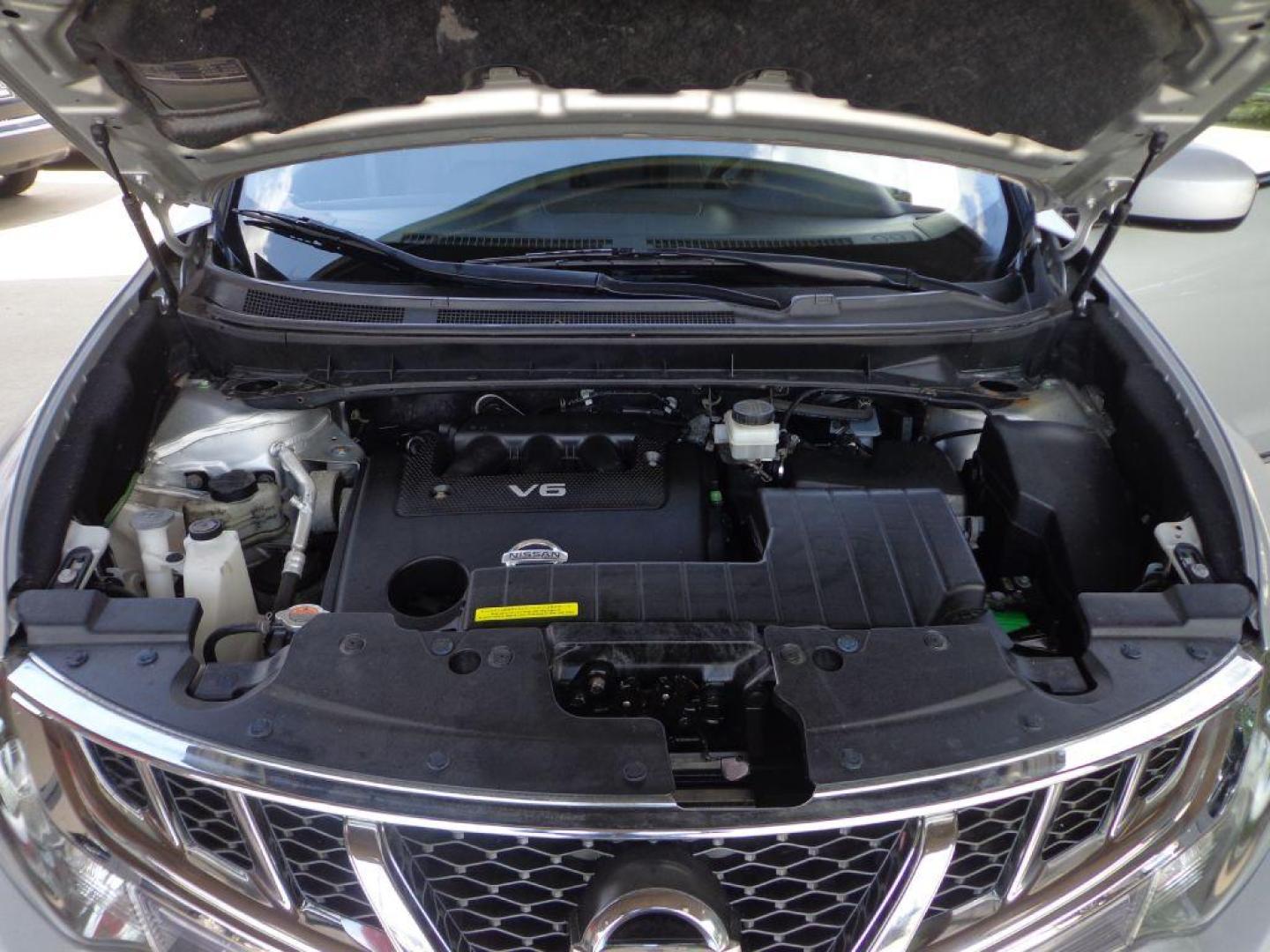 2014 SILVER NISSAN MURANO SL (JN8AZ1MW2EW) with an 3.5L engine, Continuously Variable transmission, located at 6610 L St., Omaha, NE, 68117, (402) 731-7800, 41.212872, -96.014702 - THIS VEHICLE HAS A CLEAN TITLE WITH A FREE CARFAX PROVIDED! 1-OWNER, CLEAN CARFAX, LOW MILEAGE, SUNROOF AND NEWER TIRES! *****We have found that most customers do the majority of their shopping online before visiting a dealership. For this reason we feel it necessary to have a competitive pric - Photo#11