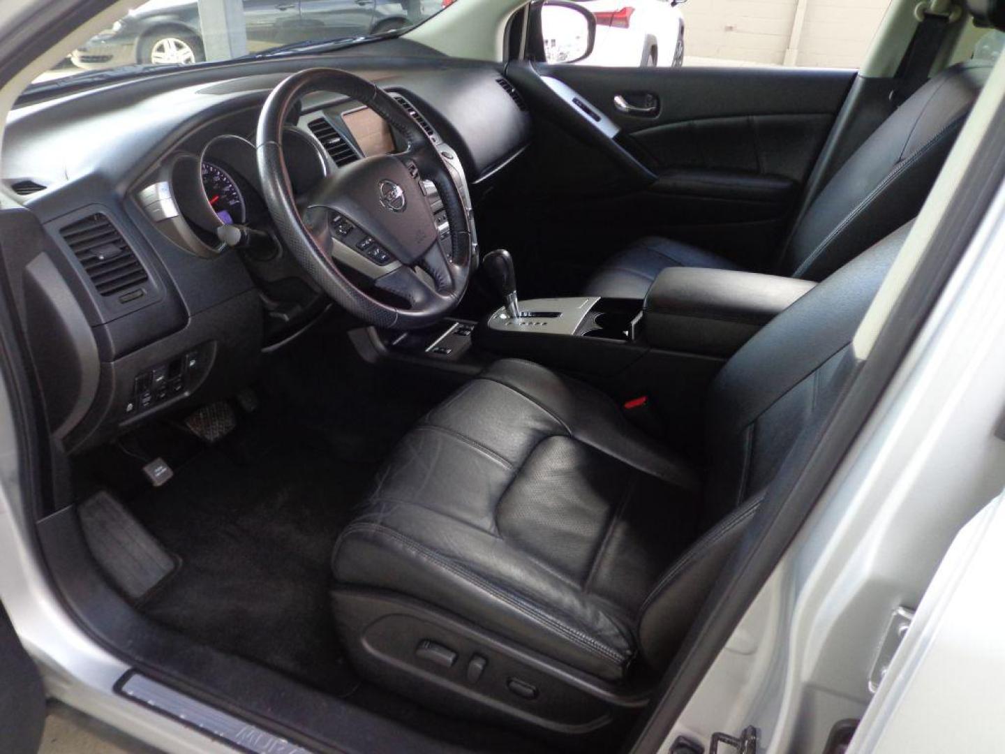 2014 SILVER NISSAN MURANO SL (JN8AZ1MW2EW) with an 3.5L engine, Continuously Variable transmission, located at 6610 L St., Omaha, NE, 68117, (402) 731-7800, 41.212872, -96.014702 - THIS VEHICLE HAS A CLEAN TITLE WITH A FREE CARFAX PROVIDED! 1-OWNER, CLEAN CARFAX, LOW MILEAGE, SUNROOF AND NEWER TIRES! *****We have found that most customers do the majority of their shopping online before visiting a dealership. For this reason we feel it necessary to have a competitive pric - Photo#14