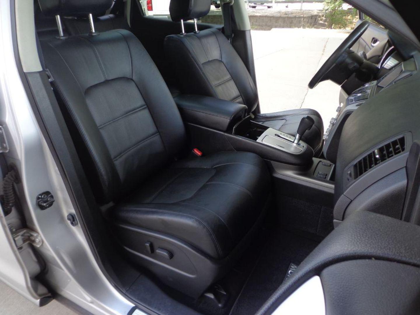 2014 SILVER NISSAN MURANO SL (JN8AZ1MW2EW) with an 3.5L engine, Continuously Variable transmission, located at 6610 L St., Omaha, NE, 68117, (402) 731-7800, 41.212872, -96.014702 - THIS VEHICLE HAS A CLEAN TITLE WITH A FREE CARFAX PROVIDED! 1-OWNER, CLEAN CARFAX, LOW MILEAGE, SUNROOF AND NEWER TIRES! *****We have found that most customers do the majority of their shopping online before visiting a dealership. For this reason we feel it necessary to have a competitive pric - Photo#16