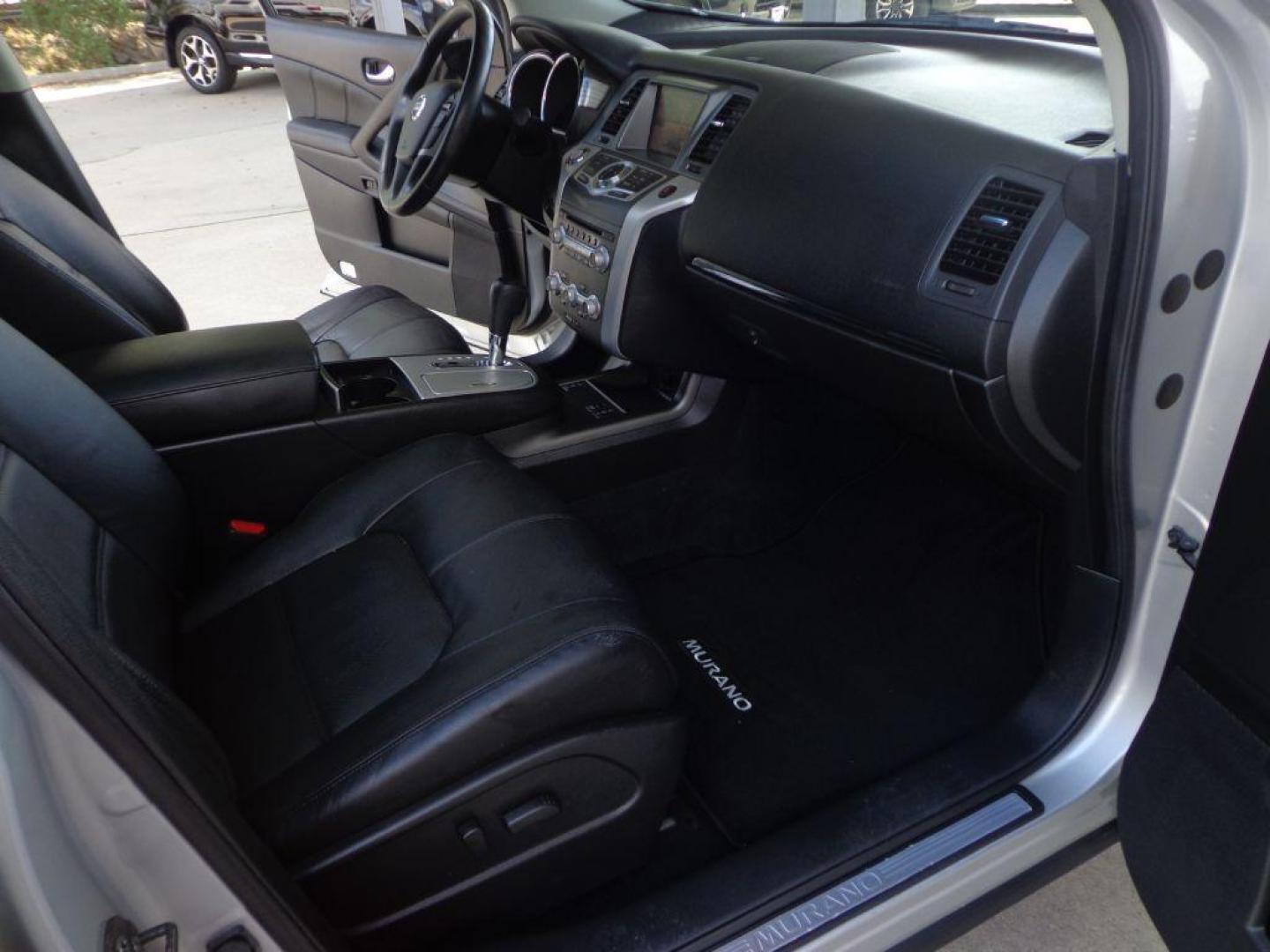 2014 SILVER NISSAN MURANO SL (JN8AZ1MW2EW) with an 3.5L engine, Continuously Variable transmission, located at 6610 L St., Omaha, NE, 68117, (402) 731-7800, 41.212872, -96.014702 - THIS VEHICLE HAS A CLEAN TITLE WITH A FREE CARFAX PROVIDED! 1-OWNER, CLEAN CARFAX, LOW MILEAGE, SUNROOF AND NEWER TIRES! *****We have found that most customers do the majority of their shopping online before visiting a dealership. For this reason we feel it necessary to have a competitive pric - Photo#17
