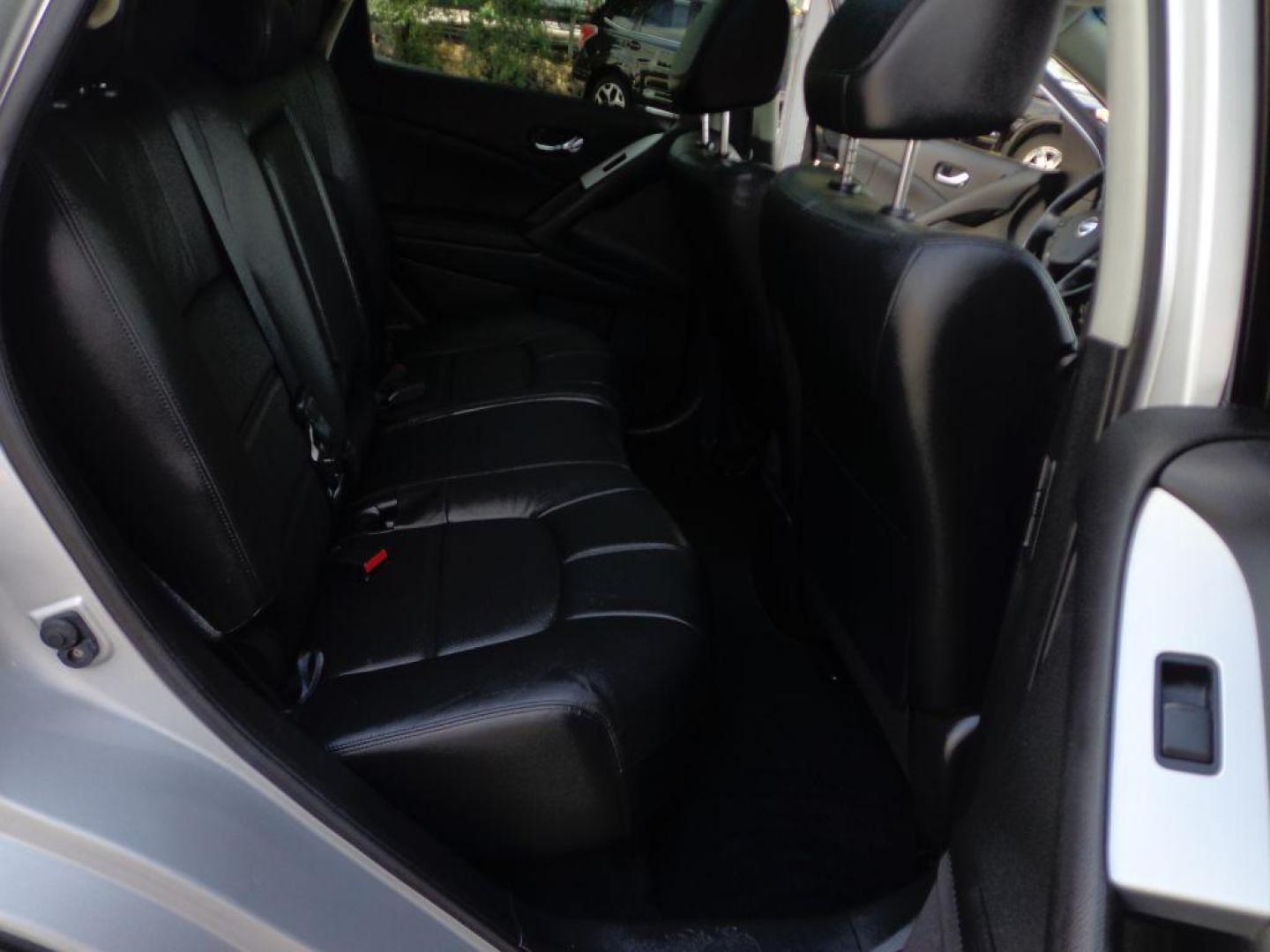 2014 SILVER NISSAN MURANO SL (JN8AZ1MW2EW) with an 3.5L engine, Continuously Variable transmission, located at 6610 L St., Omaha, NE, 68117, (402) 731-7800, 41.212872, -96.014702 - THIS VEHICLE HAS A CLEAN TITLE WITH A FREE CARFAX PROVIDED! 1-OWNER, CLEAN CARFAX, LOW MILEAGE, SUNROOF AND NEWER TIRES! *****We have found that most customers do the majority of their shopping online before visiting a dealership. For this reason we feel it necessary to have a competitive pric - Photo#18