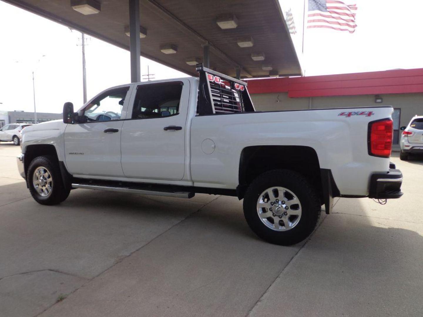 2015 WHITE CHEVROLET SILVERADO 2500 HEAVY DUTY LT (1GC1KVEGXFF) with an 6.0L engine, Automatic transmission, located at 6610 L St., Omaha, NE, 68117, (402) 731-7800, 41.212872, -96.014702 - THIS VEHICLE HAS A CLEAN TITLE WITH A FREE CARFAX PROVIDED! 1-OWNER, CLEAN CARFAX, LOW MILEAGE WITH NEW TIRES! *****We have found that most customers do the majority of their shopping online before visiting a dealership. For this reason we feel it necessary to have a competitive price on our use - Photo#6