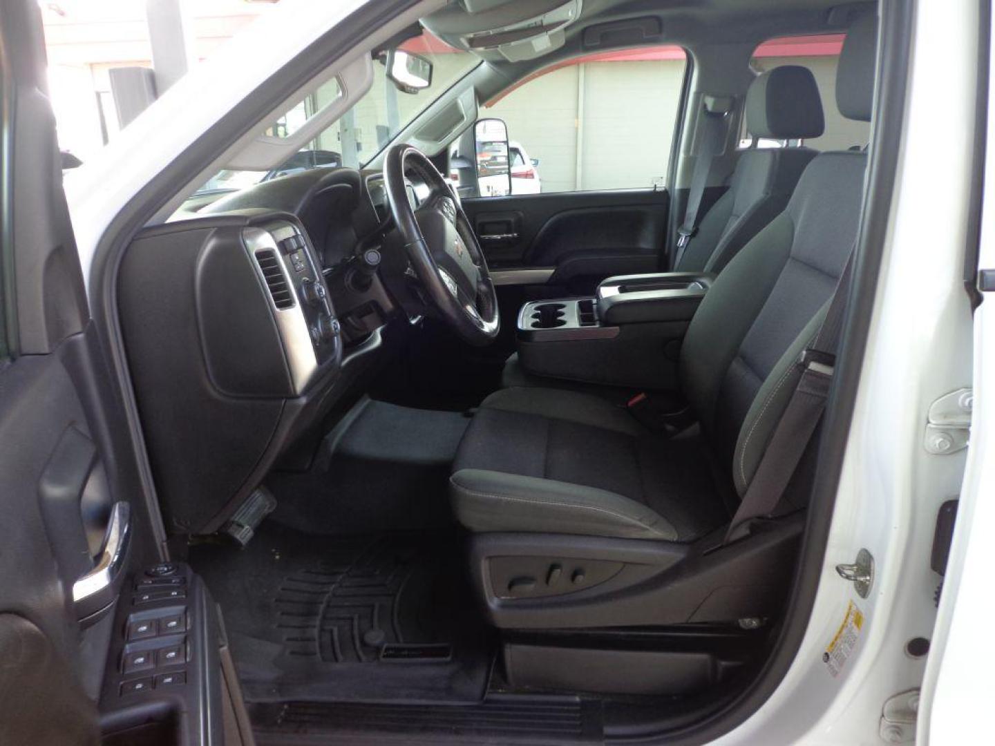 2015 WHITE CHEVROLET SILVERADO 2500 HEAVY DUTY LT (1GC1KVEGXFF) with an 6.0L engine, Automatic transmission, located at 6610 L St., Omaha, NE, 68117, (402) 731-7800, 41.212872, -96.014702 - THIS VEHICLE HAS A CLEAN TITLE WITH A FREE CARFAX PROVIDED! 1-OWNER, CLEAN CARFAX, LOW MILEAGE WITH NEW TIRES! *****We have found that most customers do the majority of their shopping online before visiting a dealership. For this reason we feel it necessary to have a competitive price on our use - Photo#15