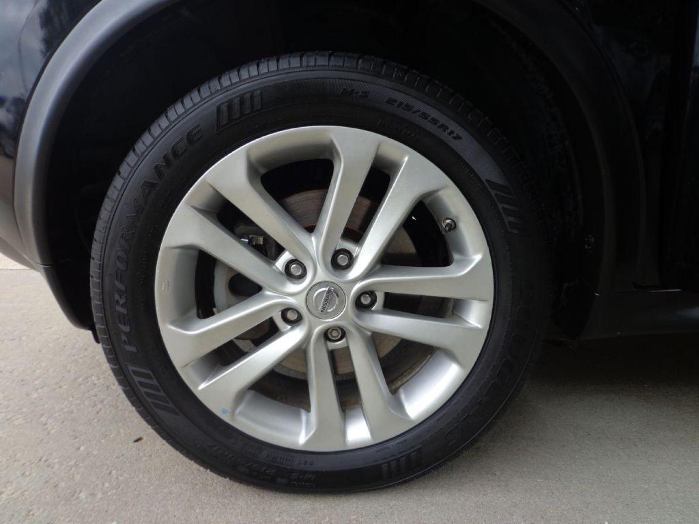 2013 BLACK NISSAN JUKE SL (JN8AF5MV8DT) with an 1.6L engine, Continuously Variable transmission, located at 6610 L St., Omaha, NE, 68117, (402) 731-7800, 41.212872, -96.014702 - THIS VEHICLE HAS A CLEAN TITLE WITH A FREE CARFAX PROVIDED! 1-OWNER, CLEAN CARFAX, LOW MILEAGE, AWD, HEATED SEATS, SUNROOF, NAV, BACKUP CAM, PREMIUM AUDIO AND NEWER TIRES! *****We have found that most customers do the majority of their shopping online before visiting a dealership. For this reaso - Photo#7