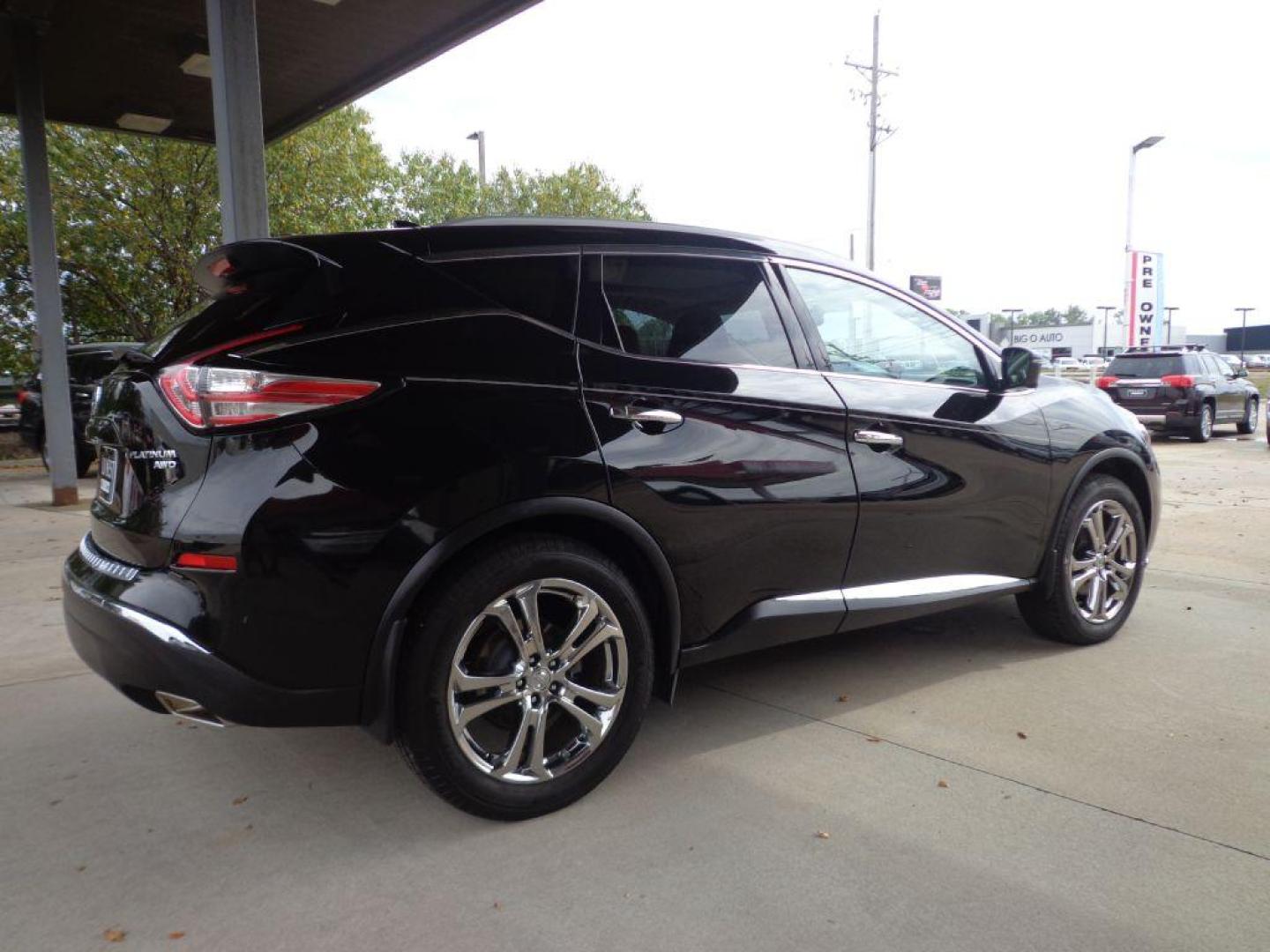 2017 BLACK NISSAN MURANO SL (5N1AZ2MH5HN) with an 3.5L engine, Continuously Variable transmission, located at 6610 L St., Omaha, NE, 68117, (402) 731-7800, 41.212872, -96.014702 - Photo#3