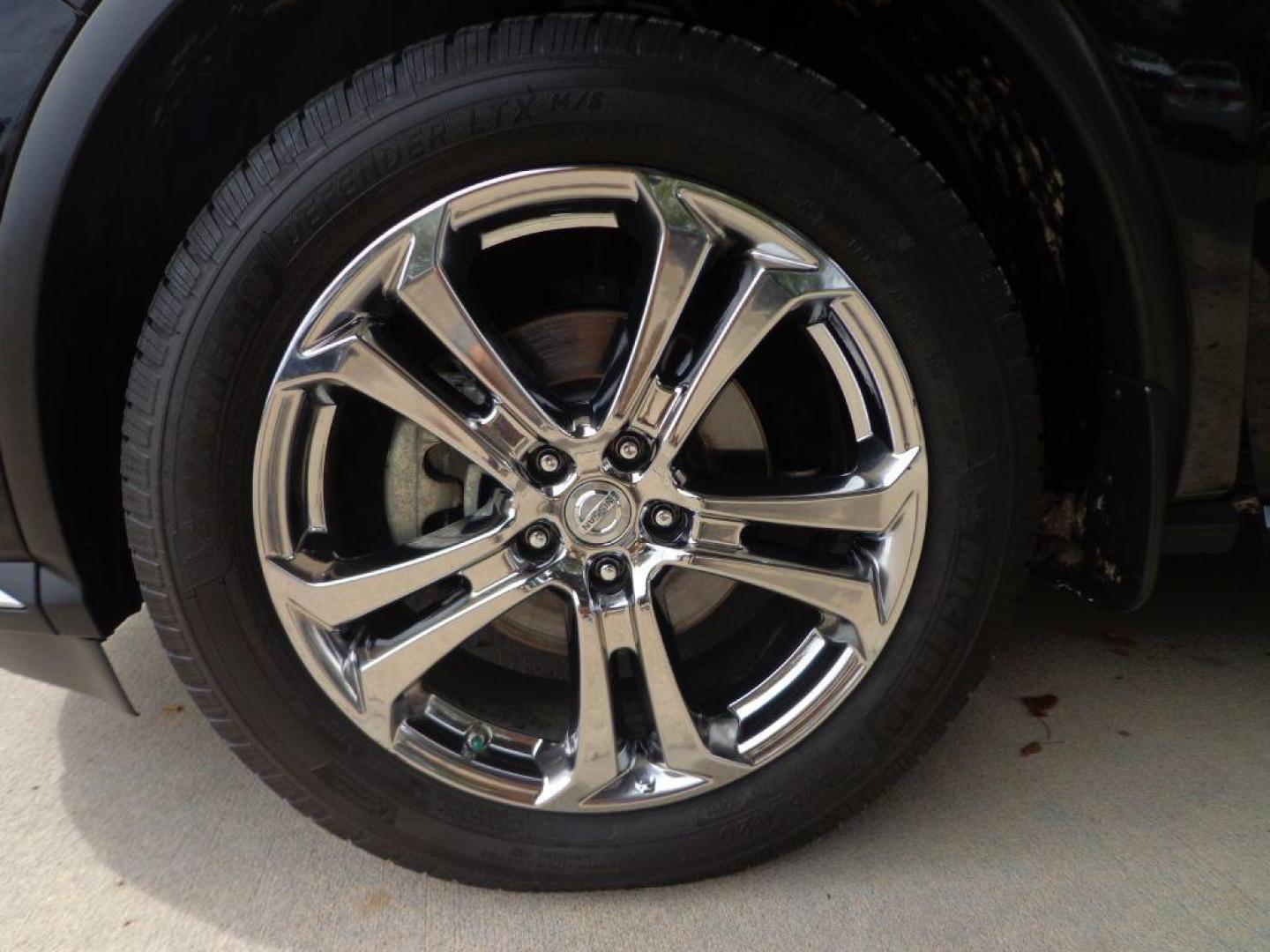 2017 BLACK NISSAN MURANO SL (5N1AZ2MH5HN) with an 3.5L engine, Continuously Variable transmission, located at 6610 L St., Omaha, NE, 68117, (402) 731-7800, 41.212872, -96.014702 - Photo#7